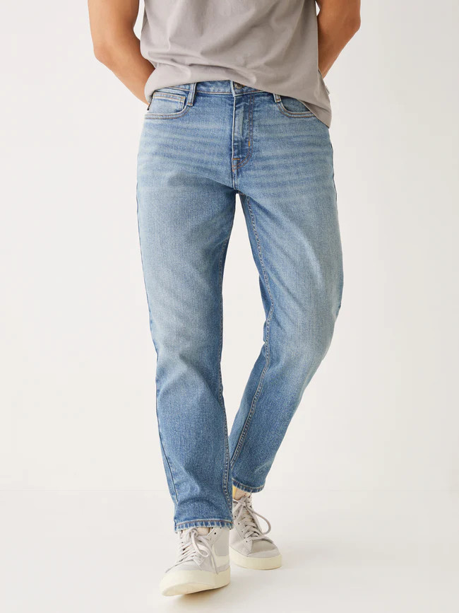The Cropped Relaxed Tapered Fit Jean in Light Blue | Frank And Oak