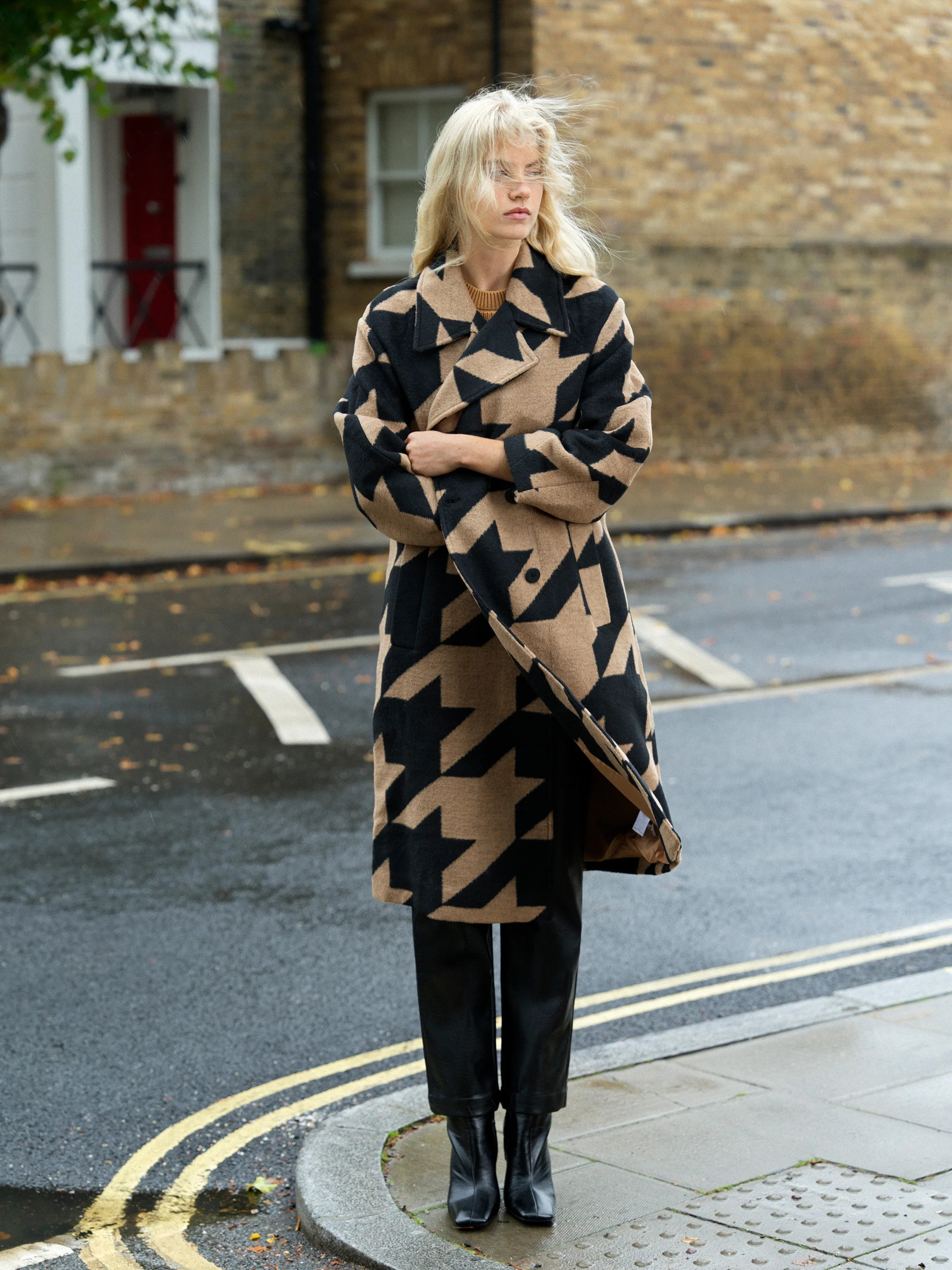 Lucilla Houndstooth Coat | French Connection (UK)