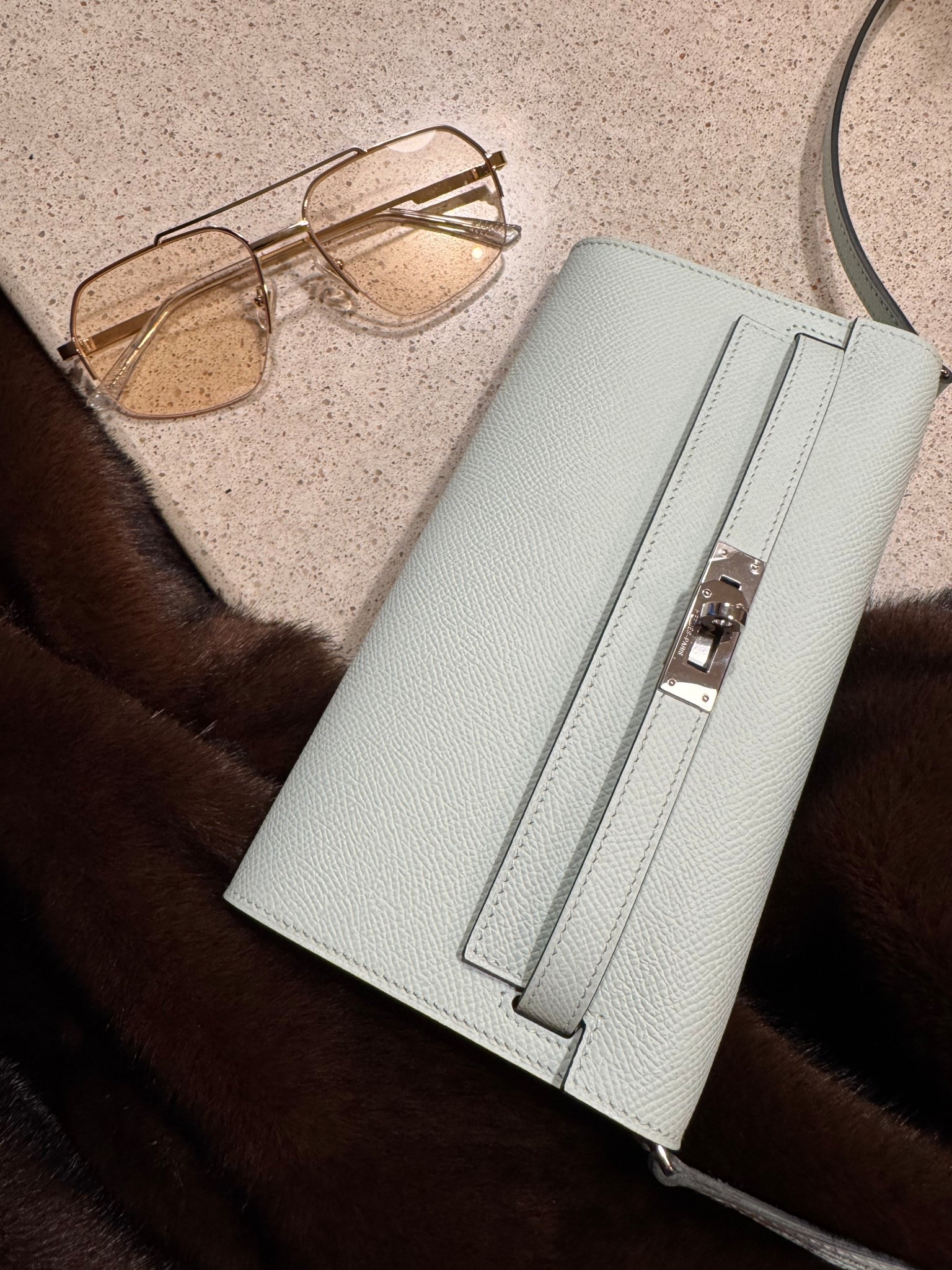 A Kelly to go and affordable sunglassess

#LTKSaleAlert #LTKOver40 #LTKFindsUnder50