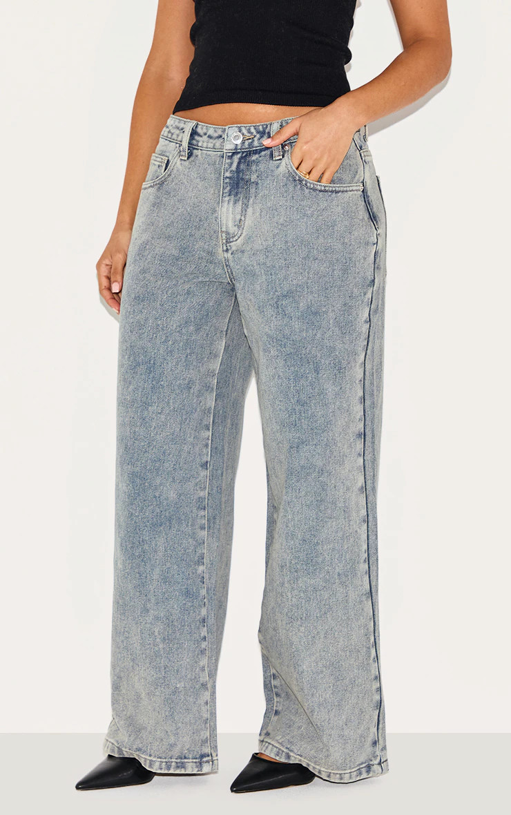 Petite Vintage Wash Washed Low Rise Boyfriend Jeans | PrettyLittleThing UK