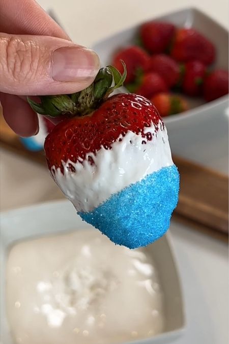 Dipped strawberries for the 4th! 🇺🇸      ❤️ 🤍 💙  #4thOfJuly #4thOfJulyTreats #July4th 

#LTKParties #LTKFamily #LTKKids