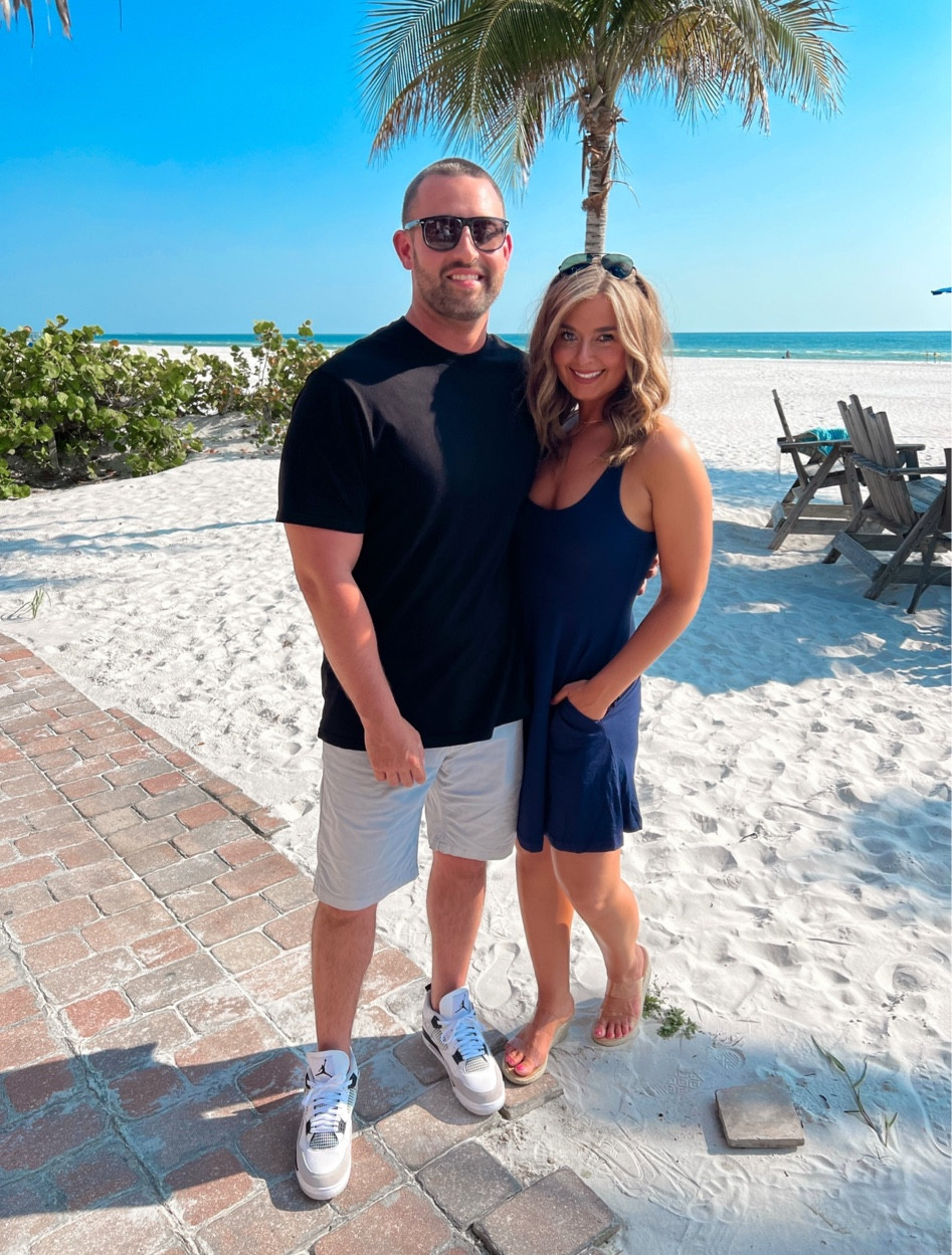 HIS AND HER VACATION OUTFITS 🌴😎


#LTKFind #LTKshoecrush #LTKSeasonal
