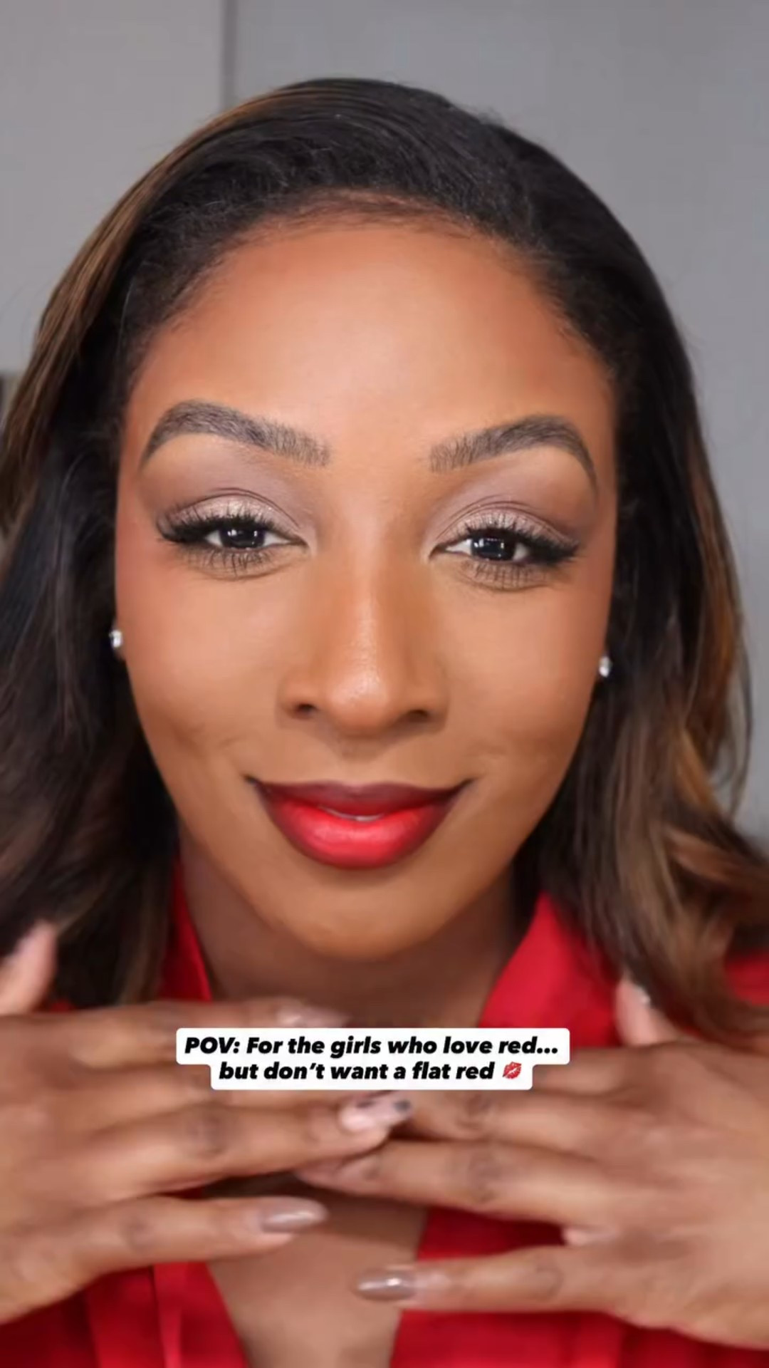For the girls who love red… but don’t want a flat red 💋

#lipcombo #redlipstick #burgundylips #glammakeup #makeupinspo