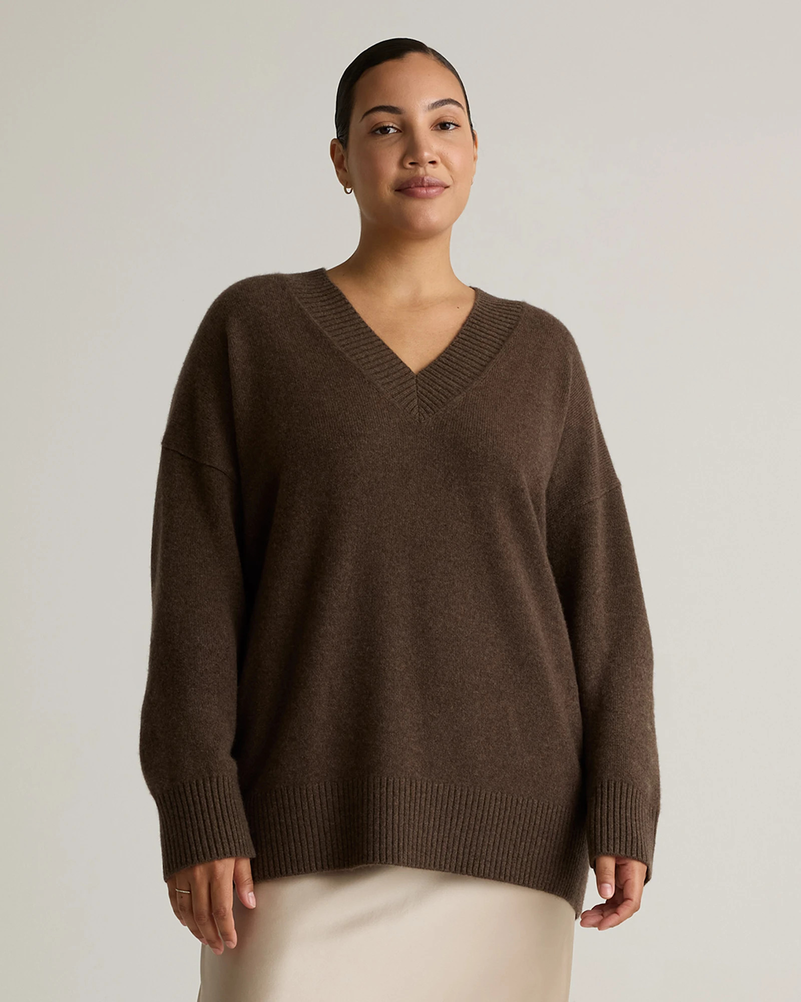 Quince | Women's Mongolian Cashmere OverSized V-Neck Sweater in Oatmeal, Size Large | Quince