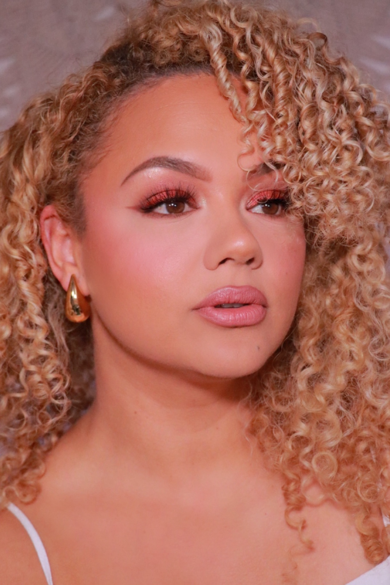 A little pop of color ♥️ 

Here’s a breakdown of all the products I used to create this look!! ♥️♥️

#LTKbeauty #LTKparties