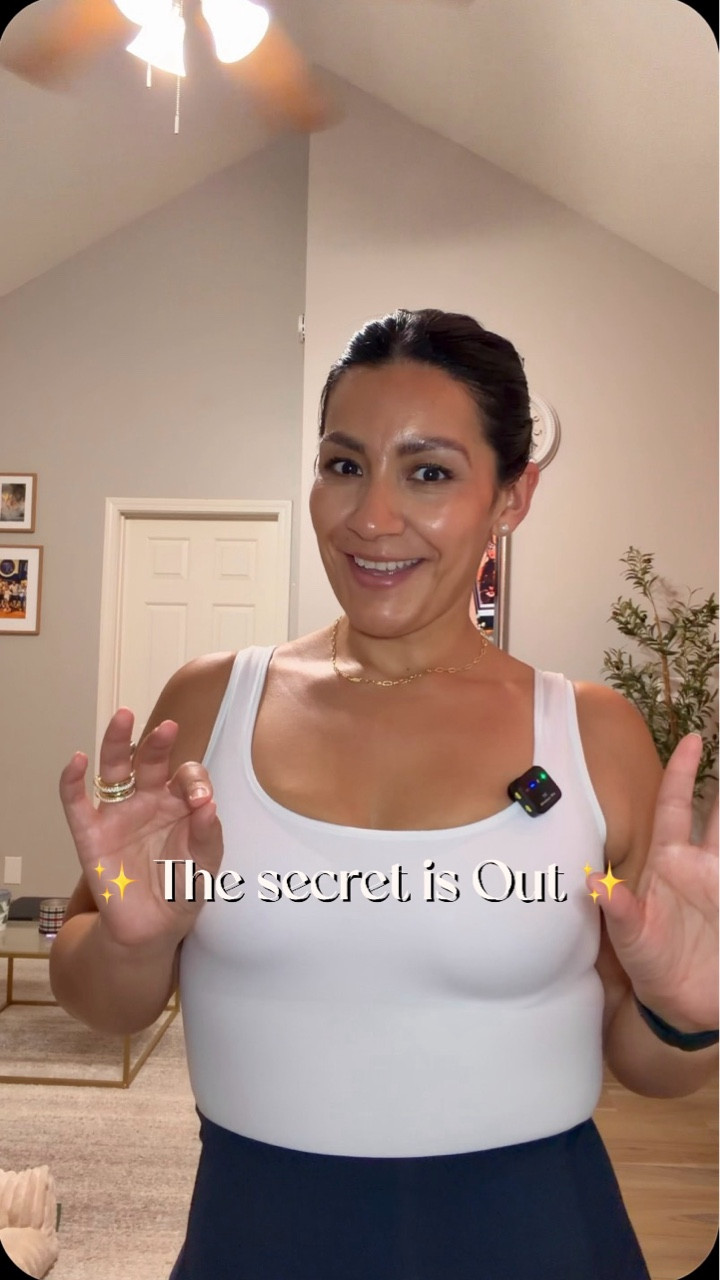 Afternoon walks with Charlie in my Halara leggings — comfy, stretchy, and cute enough that I don’t feel like a mess running errands after. The fabric is buttery soft and moves with you, which makes them perfect for dog walks, mom life, and everyday errands.

If you want the outfit, it’s linked on my LTK 🤍

#halaraleggings #athleisurestyle #momlifeoutfit #dogwalkfit #ltkstyle

#LTKSpringSale #LTKmomlife #LTKMidsize