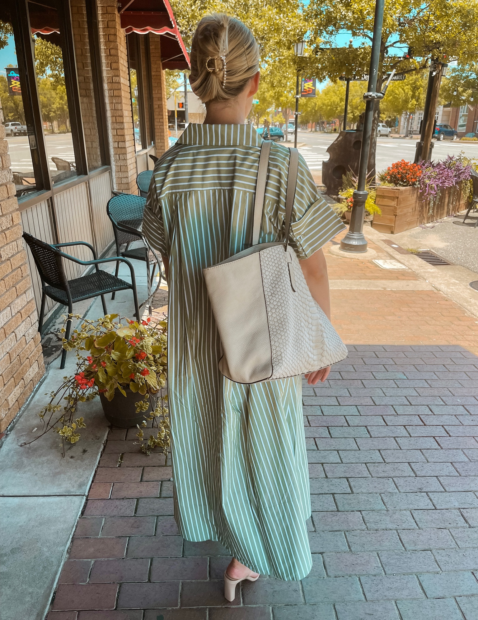 FAVORITE MAXI/MUMU EVER!! 
This maxi dress will make you feel like a sophisticated house wife. 🤣  

For reference — I’m a (regular) small wearing a (petite) XXS/XS. This dress runs very large. I had to send my first one back for a waayyyyy smaller size. A size I never wear. So size DOWN and you’ll love it! 

#LTKU #LTKstyletip #LTKFind