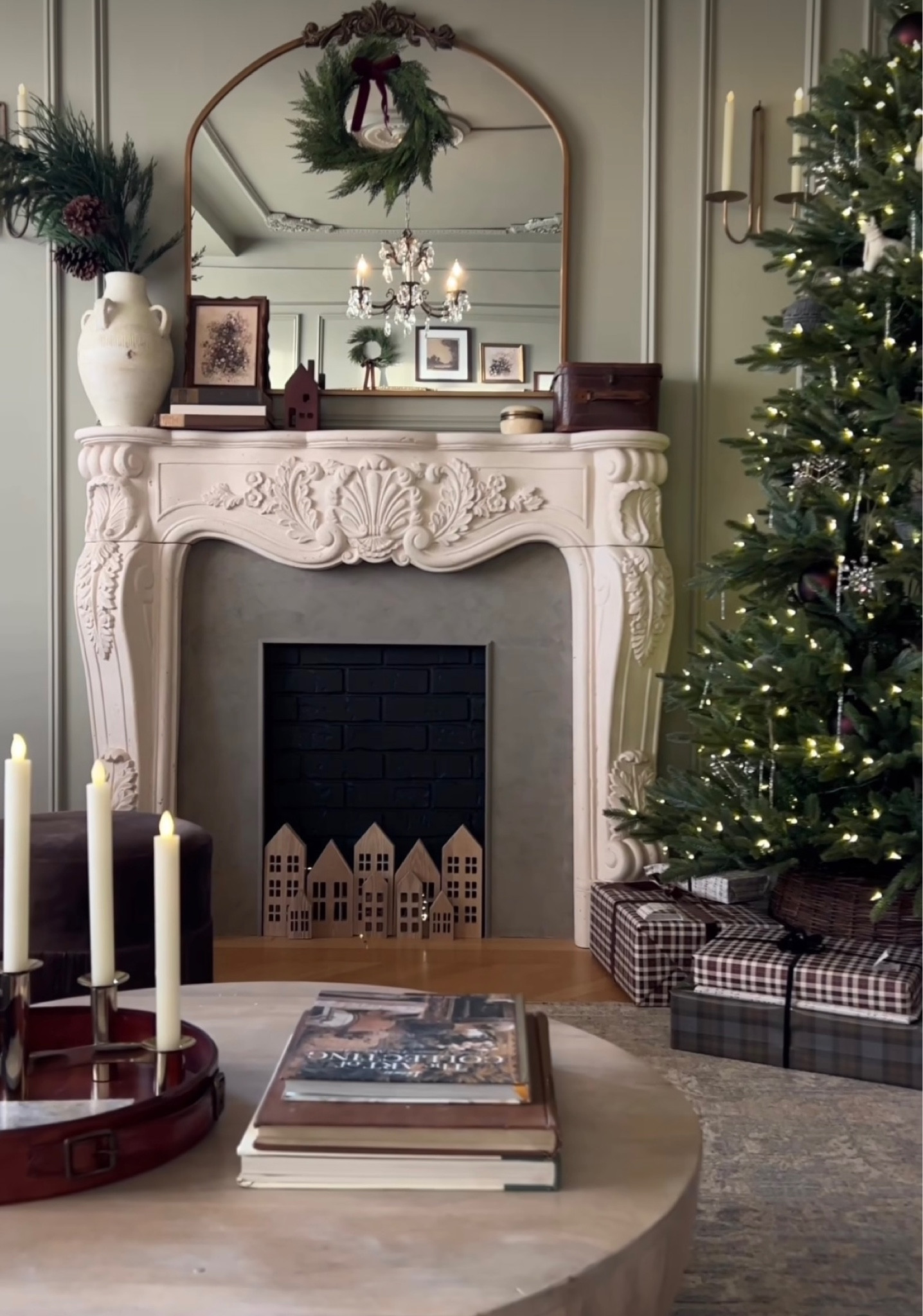 Living room Christmas decor 

#LTKhome #LTKHoliday #LTKSeasonal