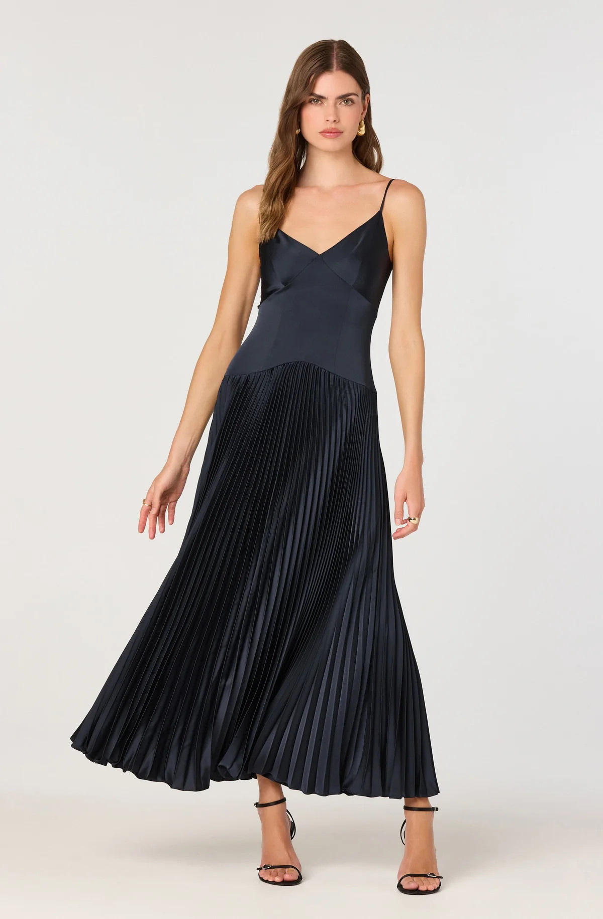 Pleated Drop Waist Maxi Dress - Navy / M | ASTR The Label (US)