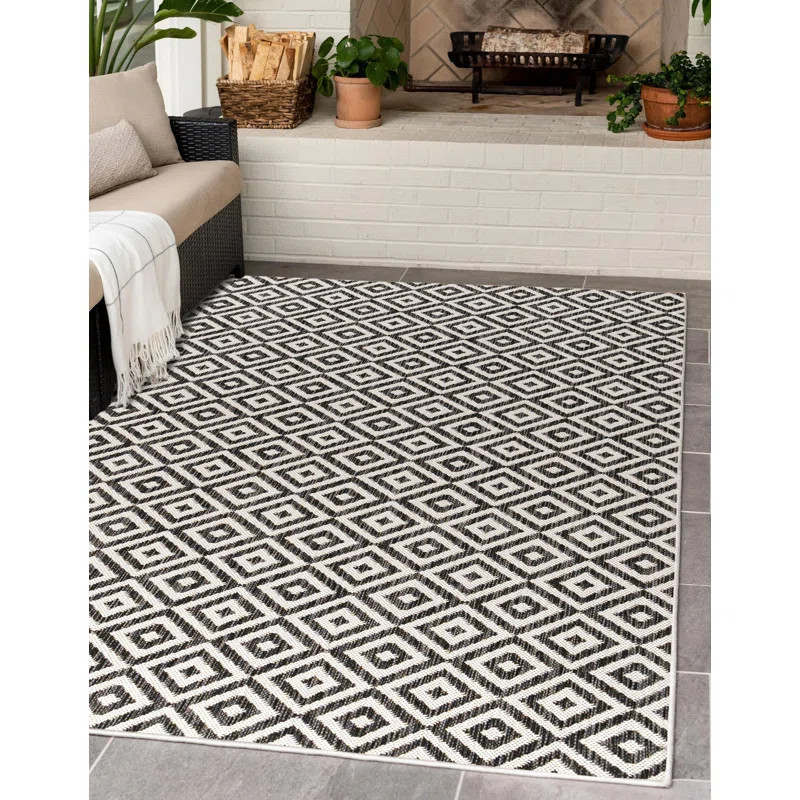 Geometric Charcoal Indoor / Outdoor Area Rug | Wayfair Professional