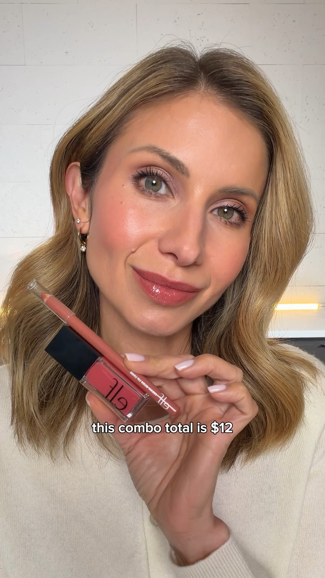 If you’re looking for simple, everyday lip combos? These two are perfection… 

Combo 1:
 • Cream Glide Lip Liner in Truth or Bare
 • Paired with the Glow Reviver Lip Oil in It’s Giving Guava

Combo 2:
 • Cream Glide Lip Liner in Pinky Swear
 • Paired with the Glow Reviver Plumping Lip Oil in Papayarazzi

Both are easy, glossy, and perfect for a quick everyday look.

#elfpartner @elfcosmetics #elfcosmetics #elfingamazing #eyeslipsface #crueltyfree #vegan 

#LTKOver40 #LTKBeauty