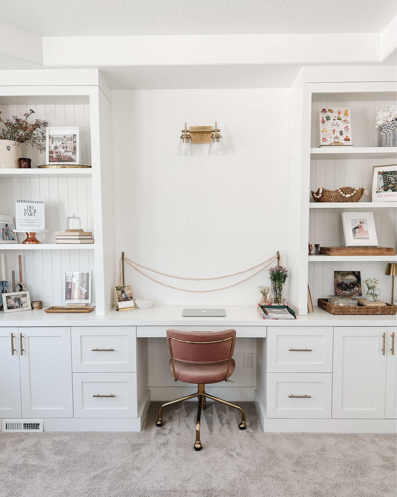His + Hers Office ✨

She started pink and pretty…
Now she’s shared and still cute. 😉
Swipe to see how we made it work for both of us.

#HisAndHersOffice #RosyNookAtHome #HomeOfficeGlowUp


#LTKHome #LTKFamily #LTKMens
