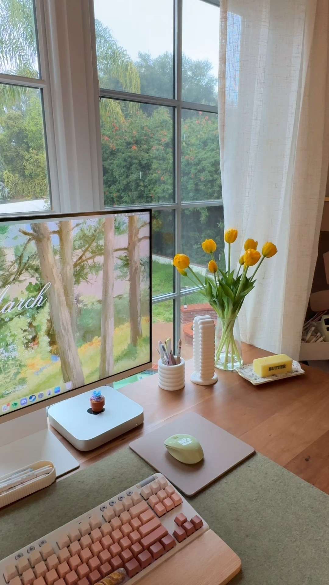 rainy day at the cozy desk🌧️

#LTKHome