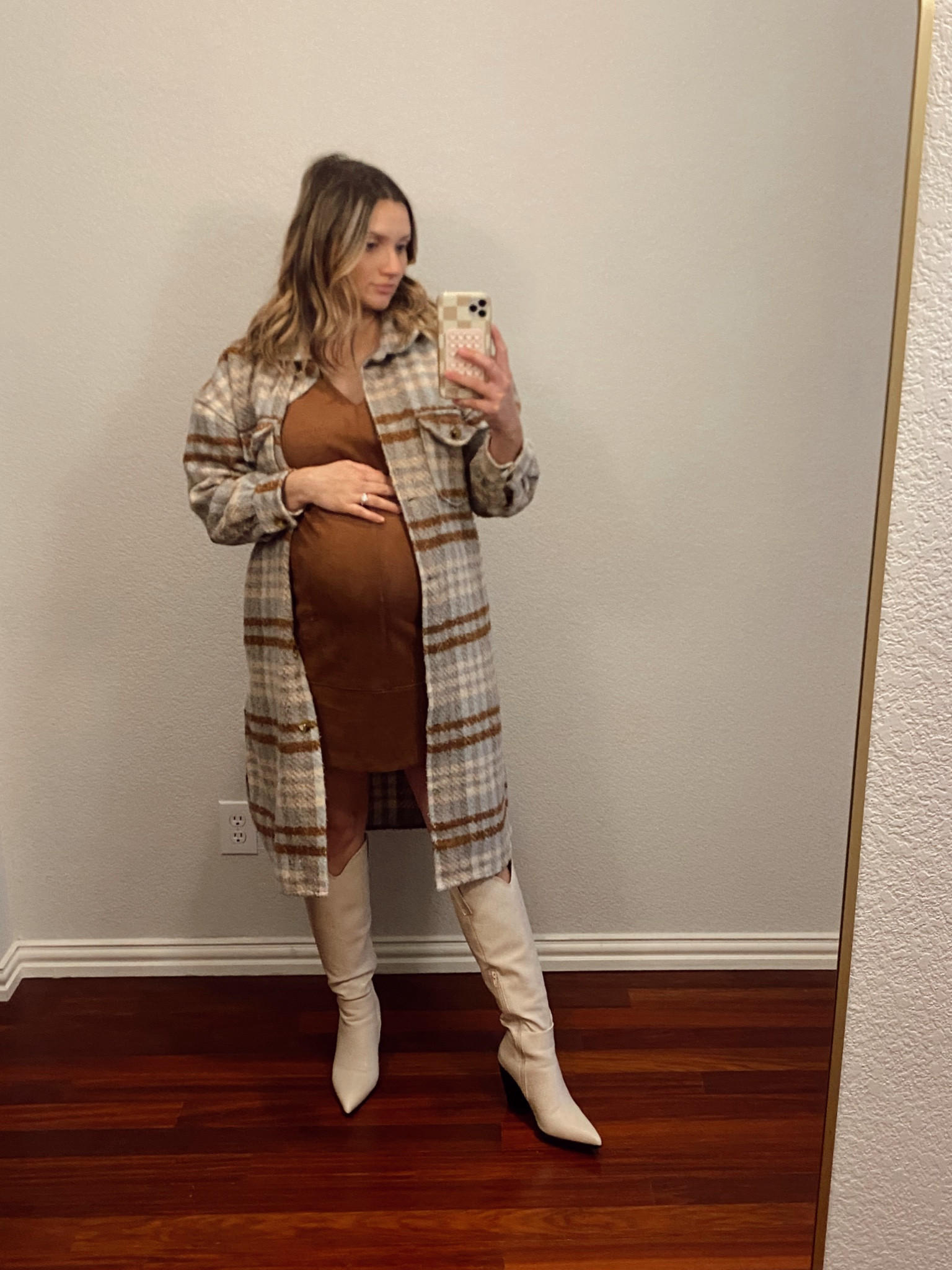 Bump Friendly Fall Dress 🤎