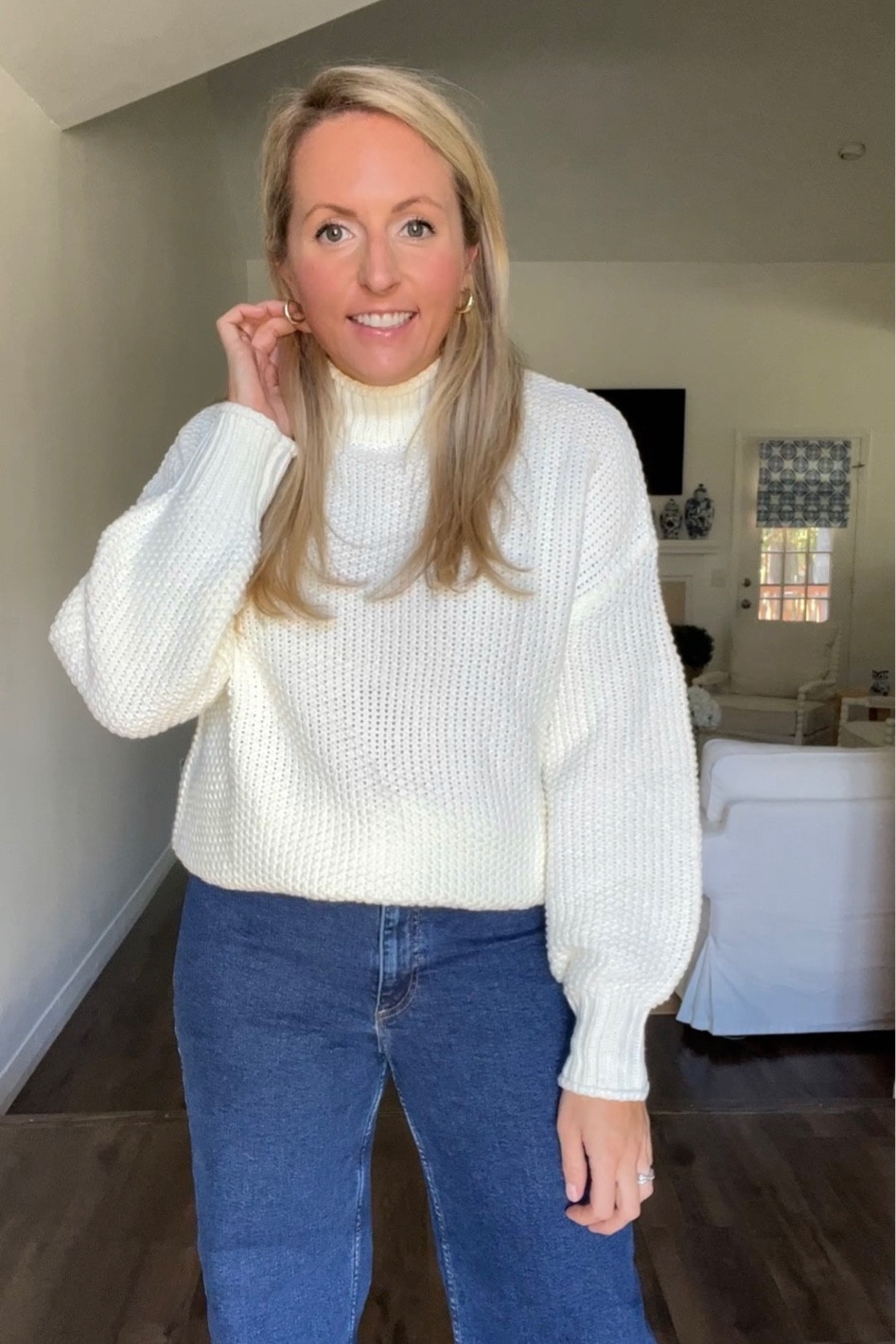 This sweater is so good! I like it bigger - it’s very generously sized but I got my usual medium and love the oversized fit! 

#LTKfindsunder100 #LTKmidsize