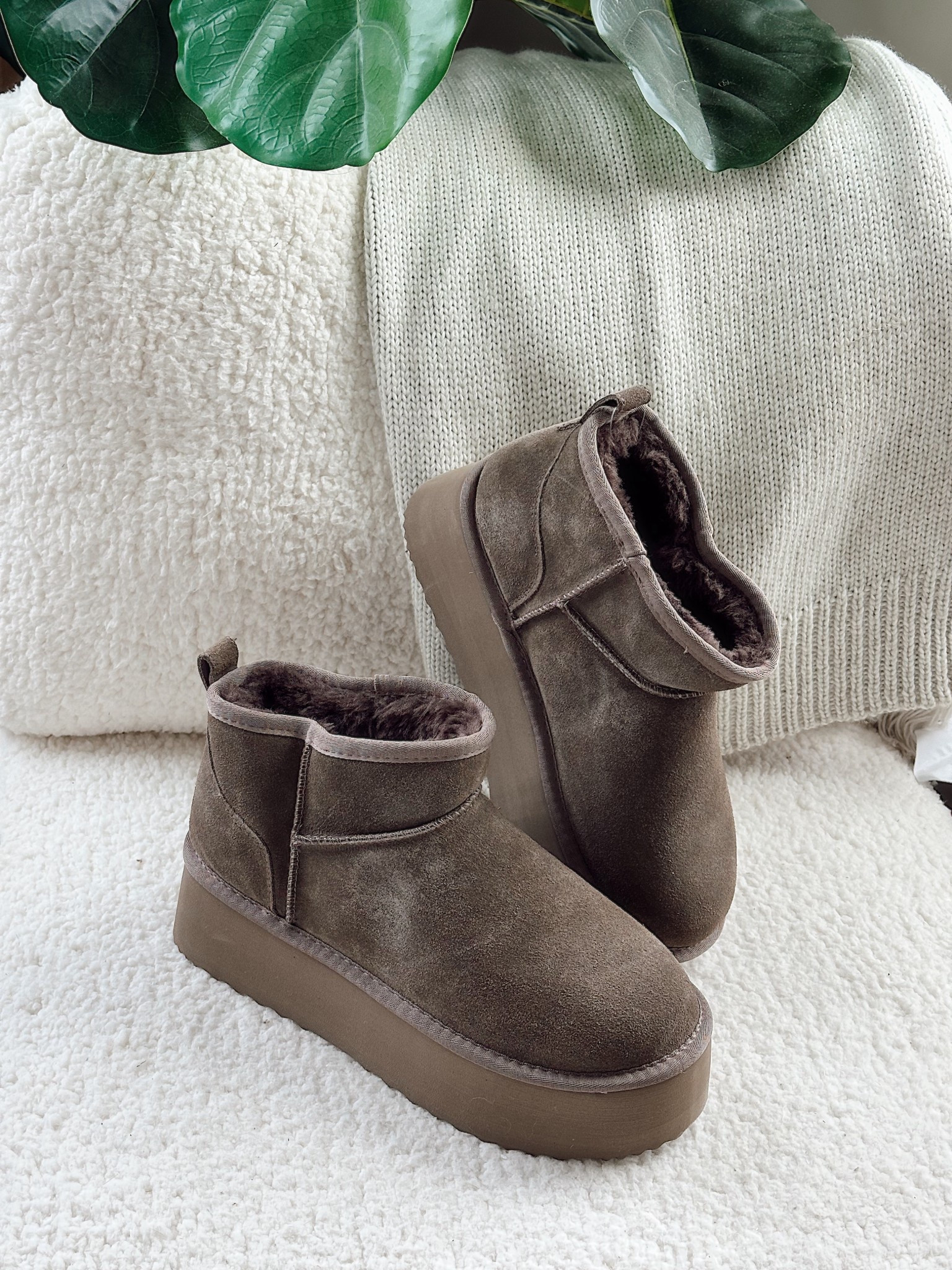 These are such good Mini Ugg Platform boot alternatives! Under $40 too! I own them in 4 different colors. Runs TTS.

#LTKGiftGuide #LTKSaleAlert #LTKShoeCrush