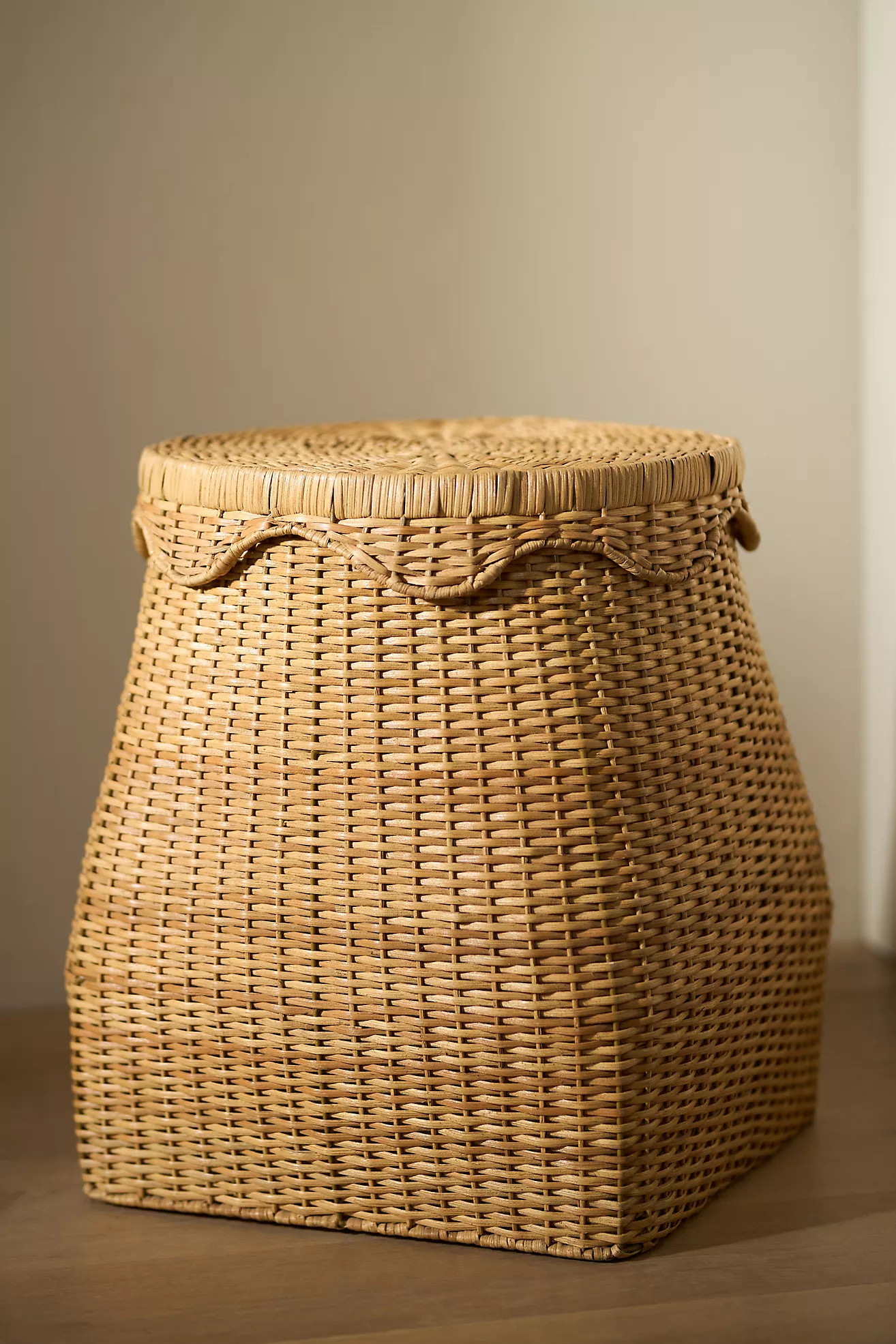 Scallop Wicker Lidded Hamper | Anthropologie (US)