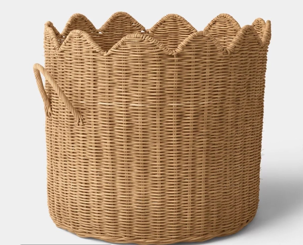 Love this big basket from @target!!!🌷 this would’ve so cute for a little girls rooms!

Organize, home, decor, bedroom, target home

#LTKHome #LTKSeasonal #LTKSaleAlert