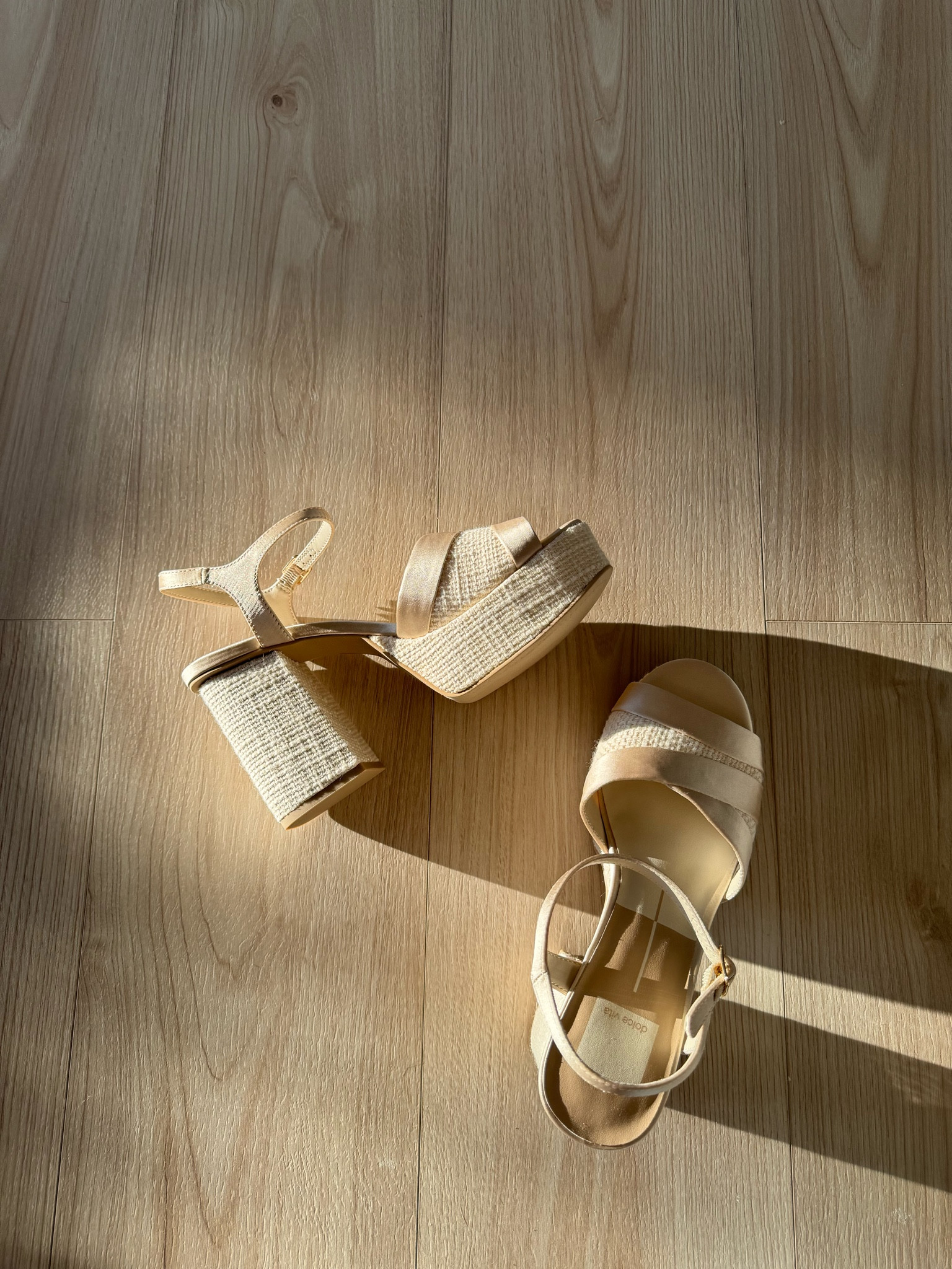 These platform heels are SO fun and they elevate any look! They’re actually pretty comfortable to wear for a few hours at a time so that’s a win🤩 
#summershoes #shoesforspring #neutralheels

#LTKshoecrush