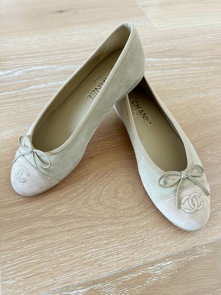Ballet flats are in! I absolutely love this pair by Chanel but I linked some more affordable options too!

#summershoes
#summerflats
#designershoes
#bowflats
#suedeshoes

#LTKStyleTip #LTKShoeCrush #LTKFindsUnder100