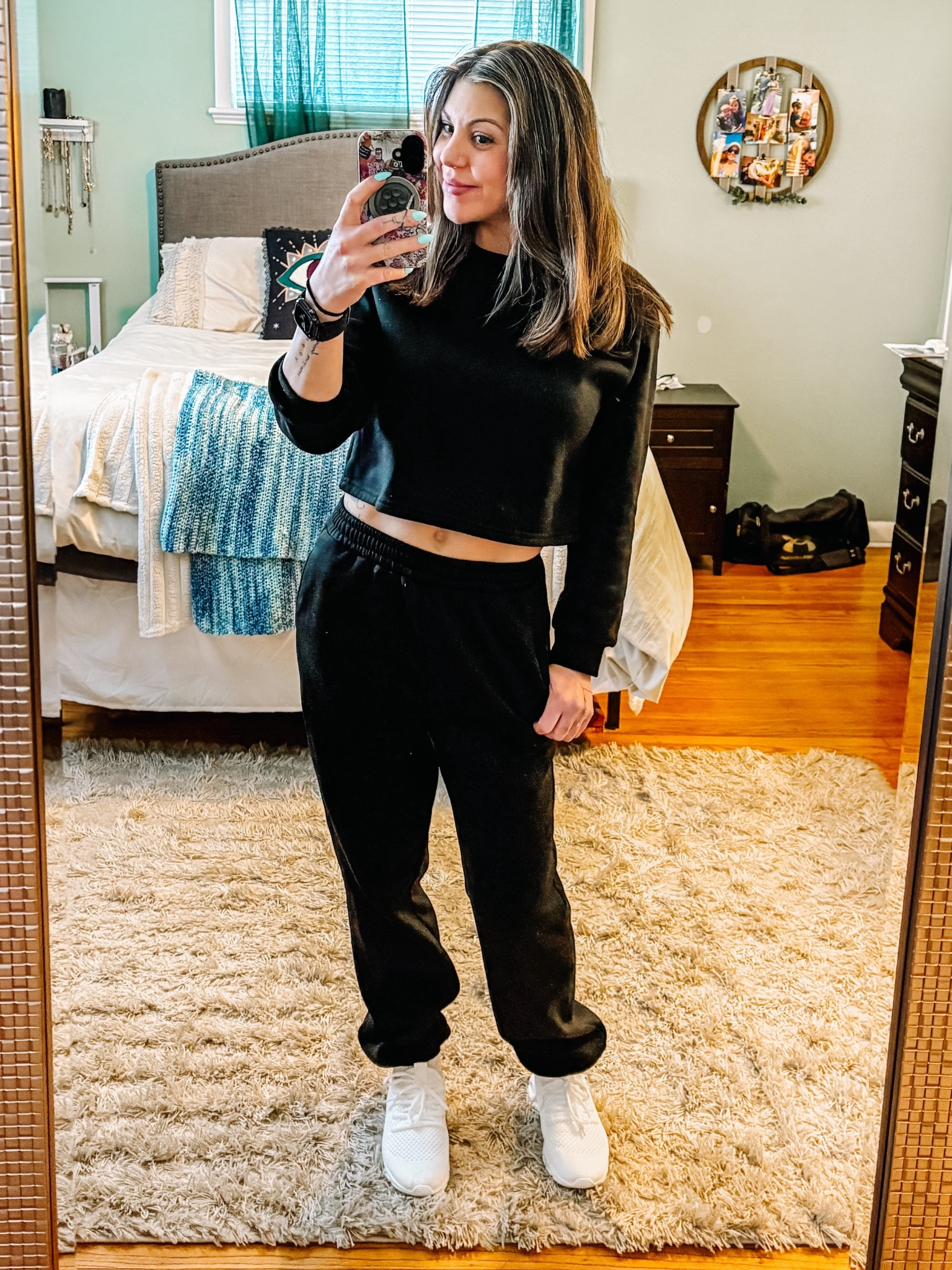 Casual spring outfits for 2026!! 🖤
This cozy, crop set is currently on sale!!
Fits TTS!!

#LTKgrwm #LTKSaleAlert #LTKootd