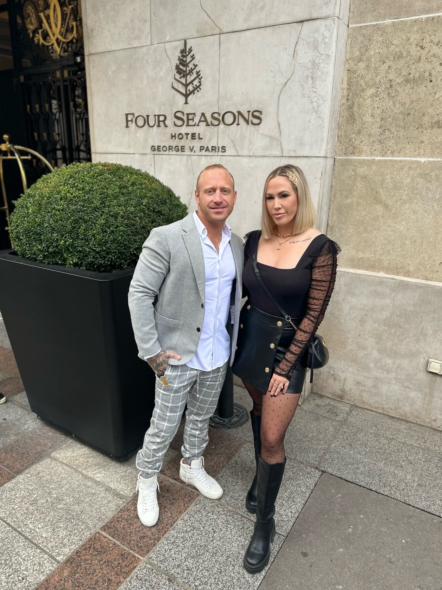 Four Seasons Paris & Touring the city 🖤

#LTKeurope #LTKtravel #LTKshoecrush