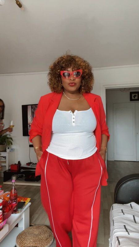Casual comfy style in red :
Red oversize blazer
Red tracksuit
Red ballerinas
Red sunglasses 
White tank top



#LTKcurves #LTKstyletip #LTKmidsize