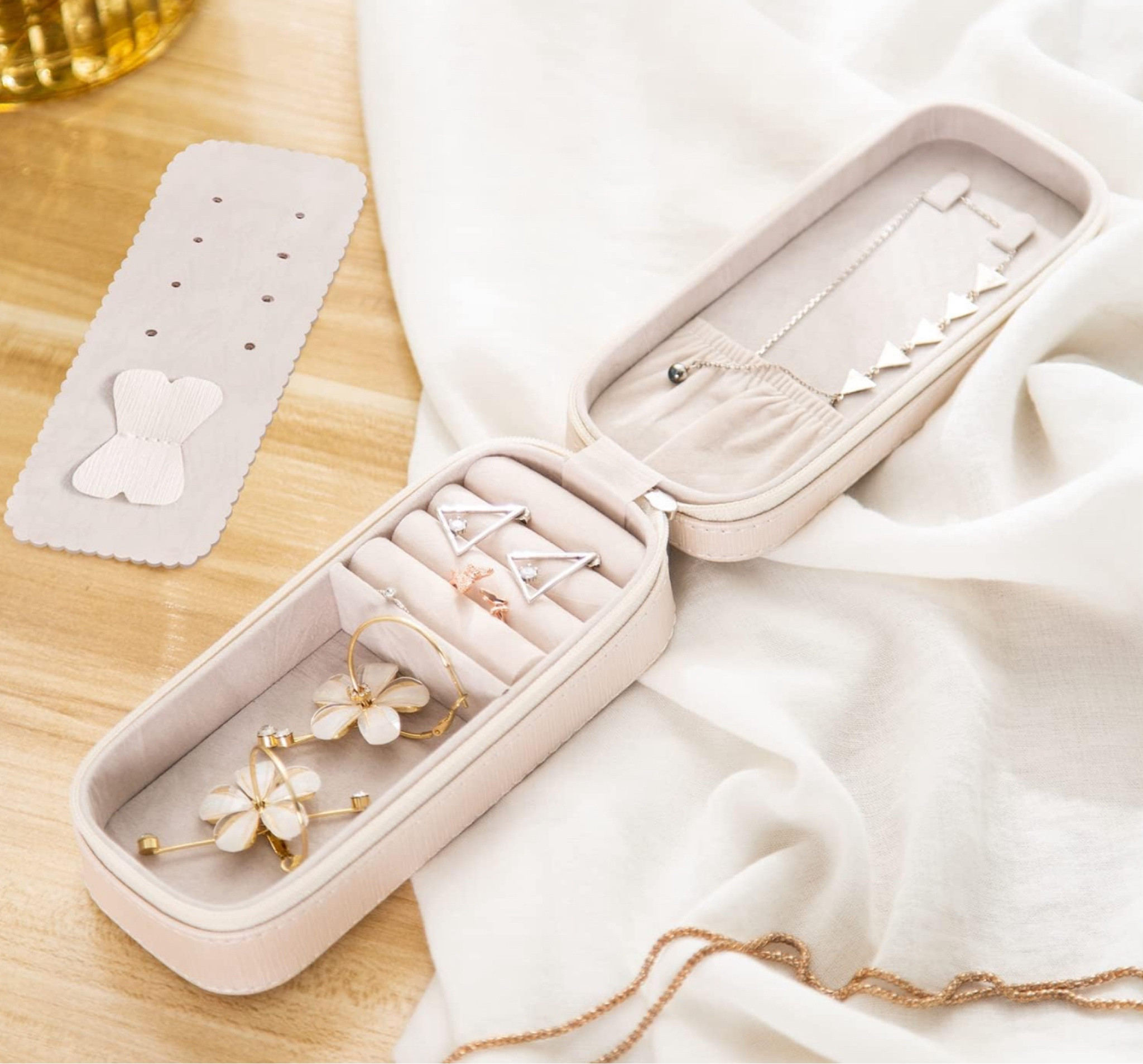 SANQIANWAN Small Jewelry Travel Organizer Box with PU Leather Portable Jewelry Storage Case for Necklace Rings Earrings, Tassels design of jewely case gifts for mother, Girlfriend and lover,16.5*7.5*6

#LTKTravel #LTKGiftGuide