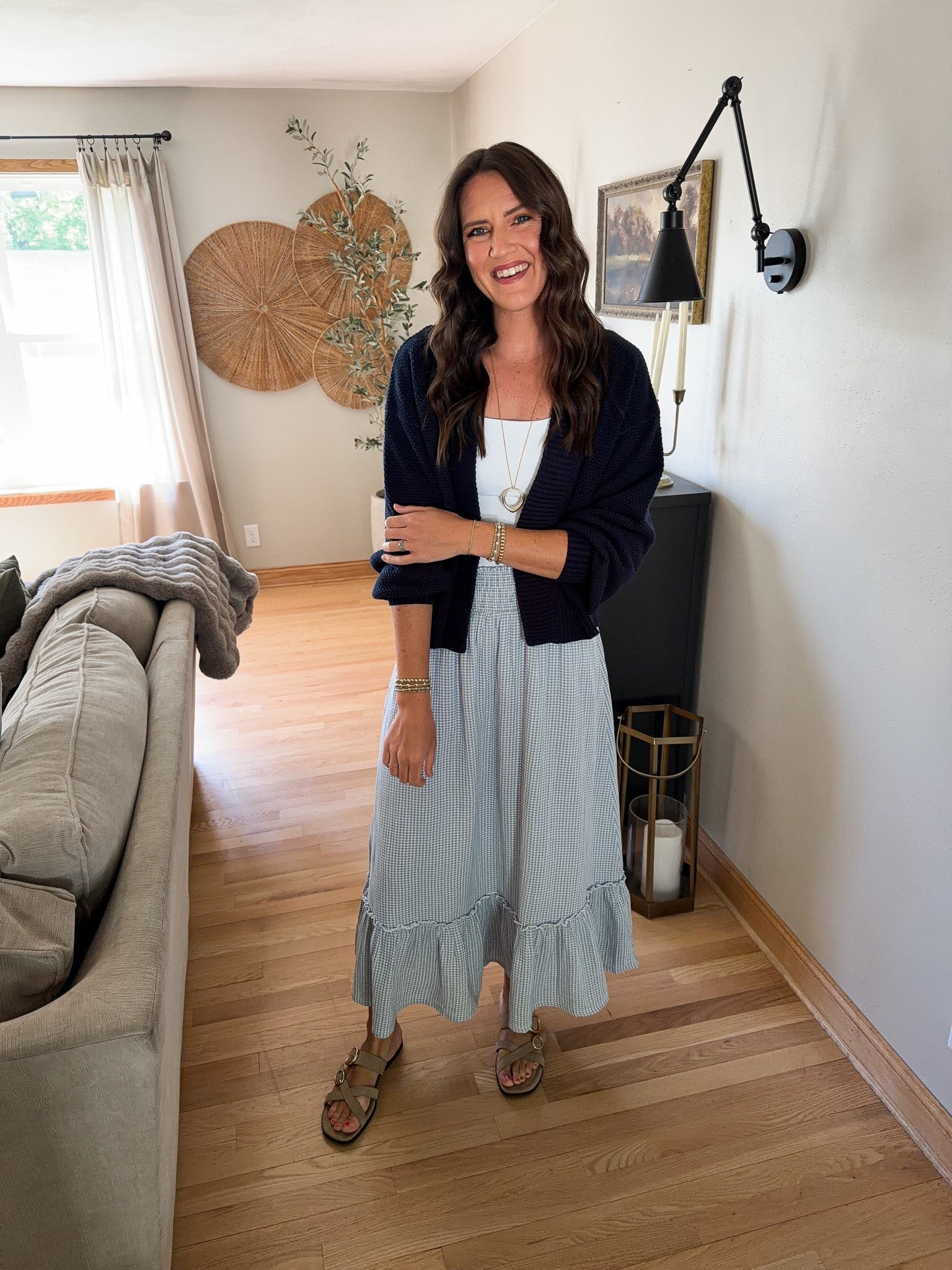 This is the year that I pay more attention to fabrics. I’m really leaning into natural fibers and @quince is one of my favorite places to shop for quality pieces and fabrics. I just grabbed a few new pieces and this cotton skirt and cardigan were part of my order. They will be so versatile and perfect for adding onto my Spring Capsule. #quincepartner