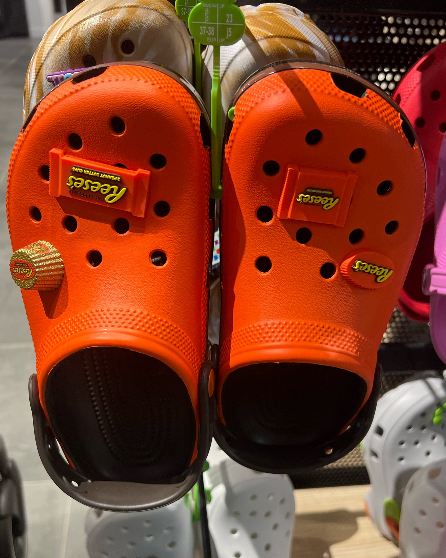 When your teenager is obsessed with Reese’s & Crocs🧡



#crocs #teenfashion 


#LTKshoecrush #LTKkids #LTKFestival