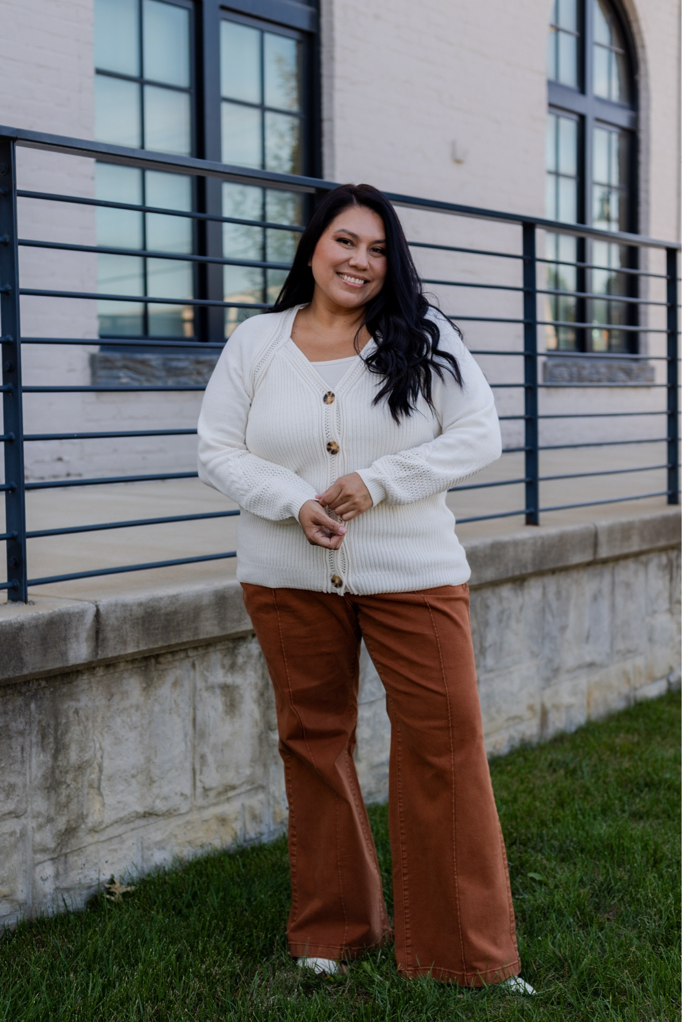 Neutral Fall Outfit | Lane Bryant

Loving this comfy white cardigan paired with stylish brown Signature Fit Flare Jeans from Lane Bryant. Perfect for a crisp fall day! 

#lanebryantpartner #FallFashion #CozyStyle #AutumnOutfit #StyleInspo

#LTKSeasonal #LTKFallSale #LTKPlusSize