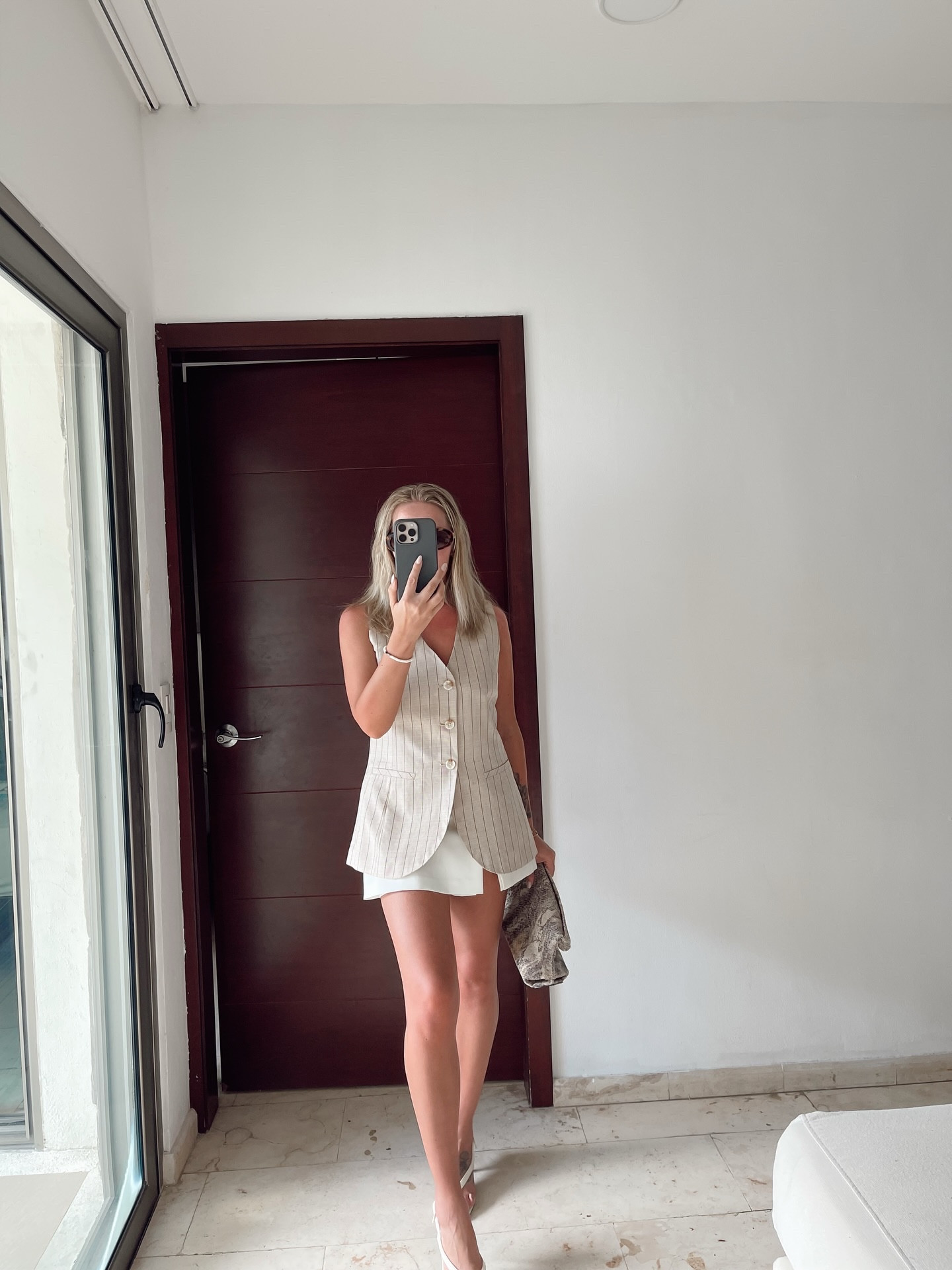 Where the days feel warm and the nights feel alive. 🇲🇽🌮🍹

Spent the first 9 days of our 3 week vacation soaking in Mexico’s sunshine, colors, and incredible food. Every day felt like a little adventure—warm beaches, good people, and unforgettable views 🇲🇽🌮🍹👙

#mexico🇲🇽 #beachwaves #vacationstyle #holidayoutfit #playadelcarmen