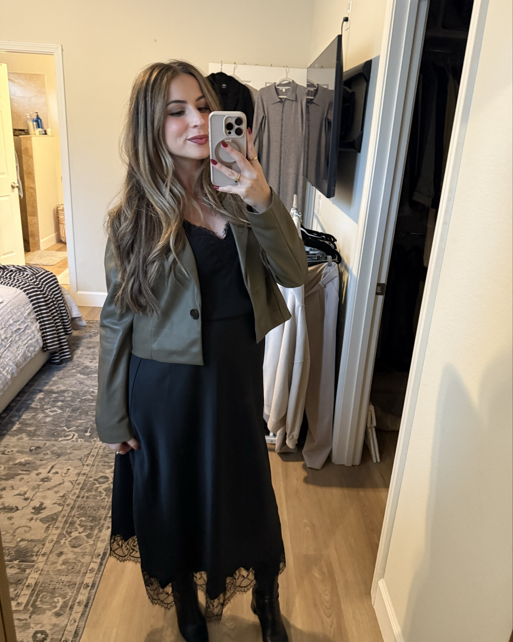 I love this maternity skirt so much!

#LTKSeasonal #LTKootd #LTKBump