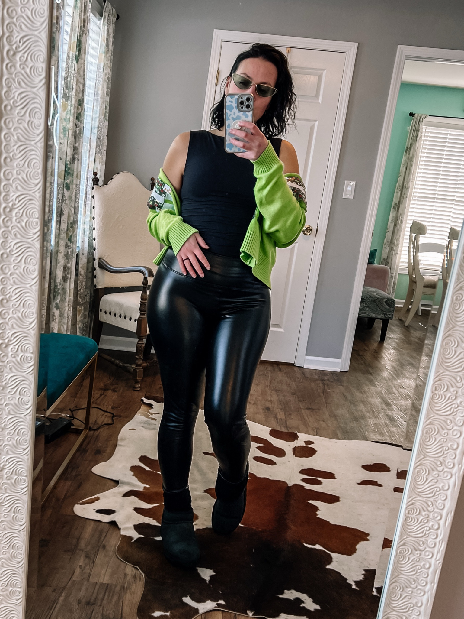 Didn’t have time to put on makeup or do my hair before work today.. but I did have time to put on a #cute #casual #holiday #outfit 🥰

#LTKHoliday #LTKWorkwear #LTKStyleTip