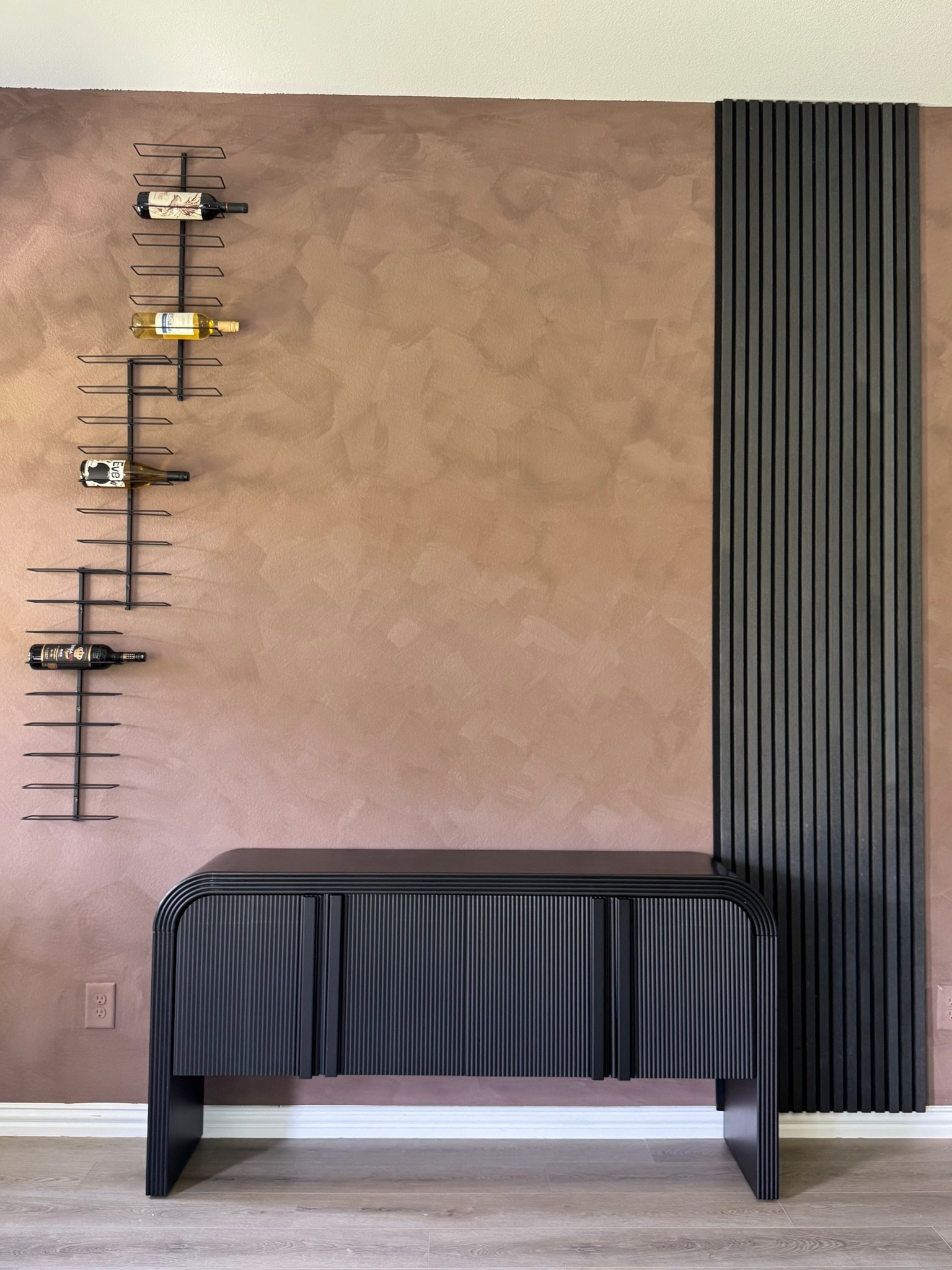 Limewash accent wall

#LTKU #LTKStyleTip #LTKHome