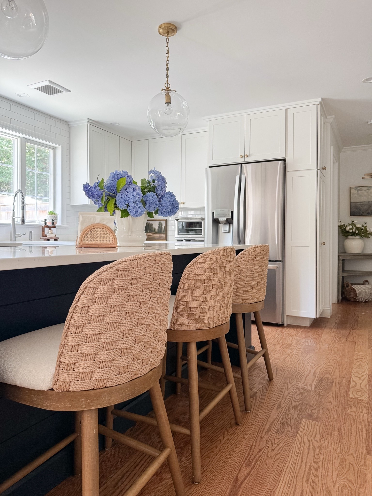 Trending Coastal Kitchen

affordable home decor  affordable home finds  coastal kitchen  coastal kitchen finds  sherricalnanhome

#LTKHome