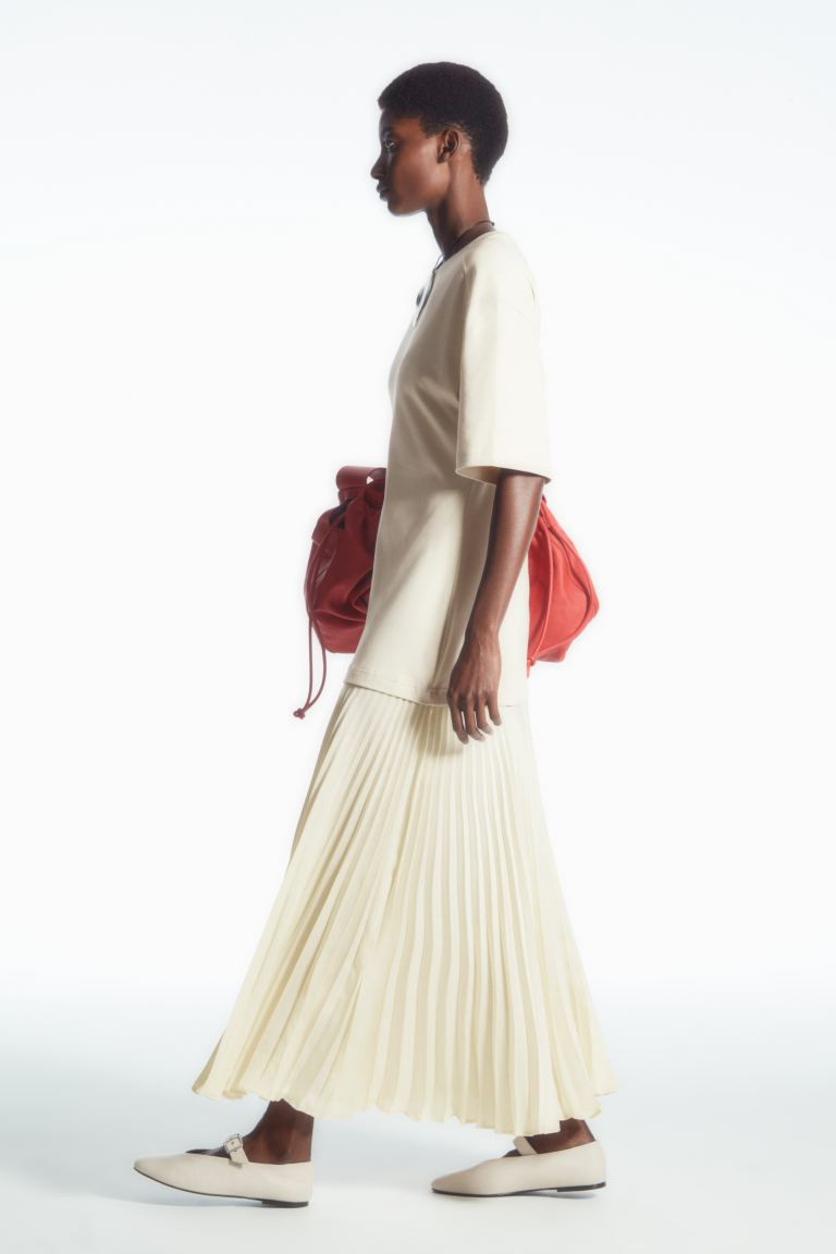 PLEATED-SKIRT T-SHIRT DRESS | H&M (UK, MY, IN, SG, PH, TW, HK)