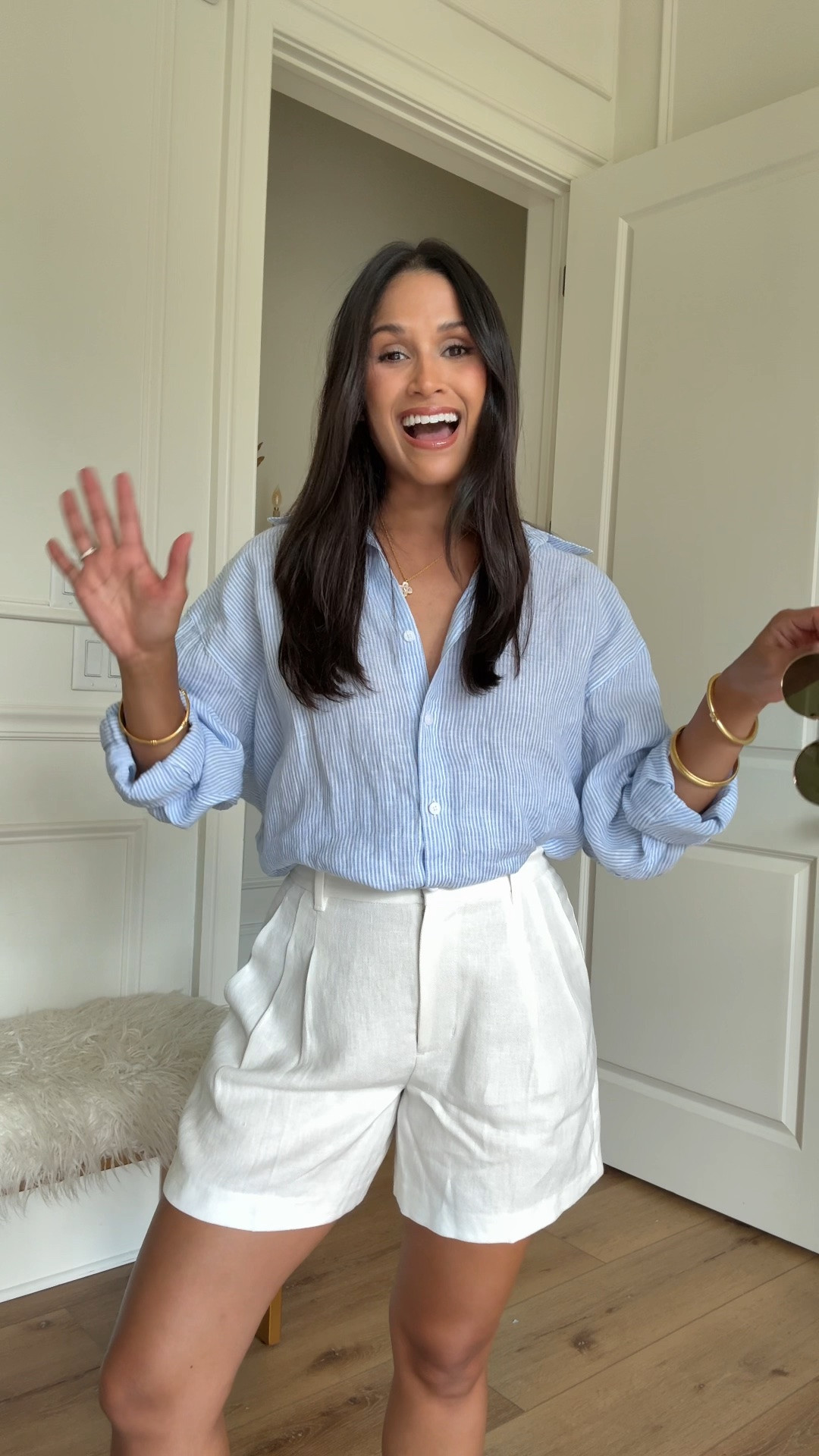 Who else is loving mid thigh shorts? I got this linen pair from @Aritzia! They’re so chic on and this linen shirt has been a best-seller lately with you all! I totally get why bc it has the perfect effortless drape. Wearing sz 4 in the shorts and XS in the top.

#LTKPetite #LTKootd