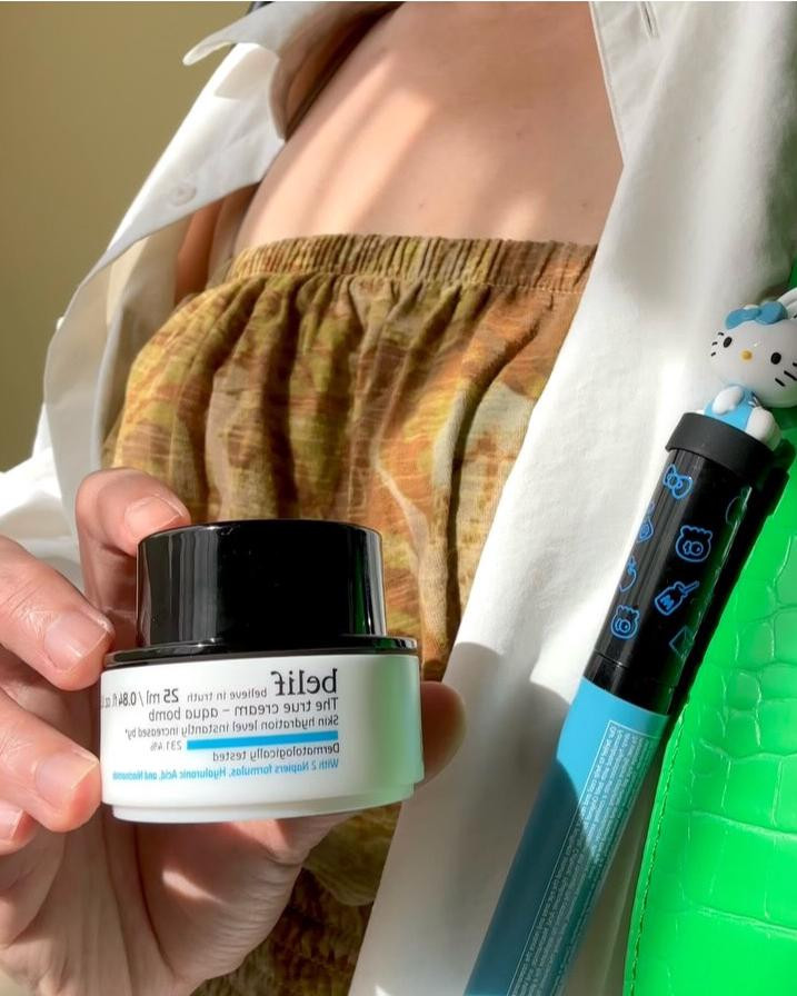 Puffy eyes? Not today 💙 The @belif Aqua Bomb Eye Gel with its cooling ceramic tip + ultra-light Korean gel formula gives your eyes a fresh start.

The cutest hydration duo is here! Comes in an adorable Hello Kitty limited-edition keychain packaging! 🐱🎀💦 

Shop the Hello Kitty x belif Hydrating Duo at @sephora and @sanrio while it lasts!

#belif #hellokitty #belifxhellokitty #sephora #koreanskincare #dewyskin #lgbeauty #kbeauty #aquabombeyegel #hydratedskin #depuffeyes

#LTKGiftGuide #LTKHoliday #LTKBeauty