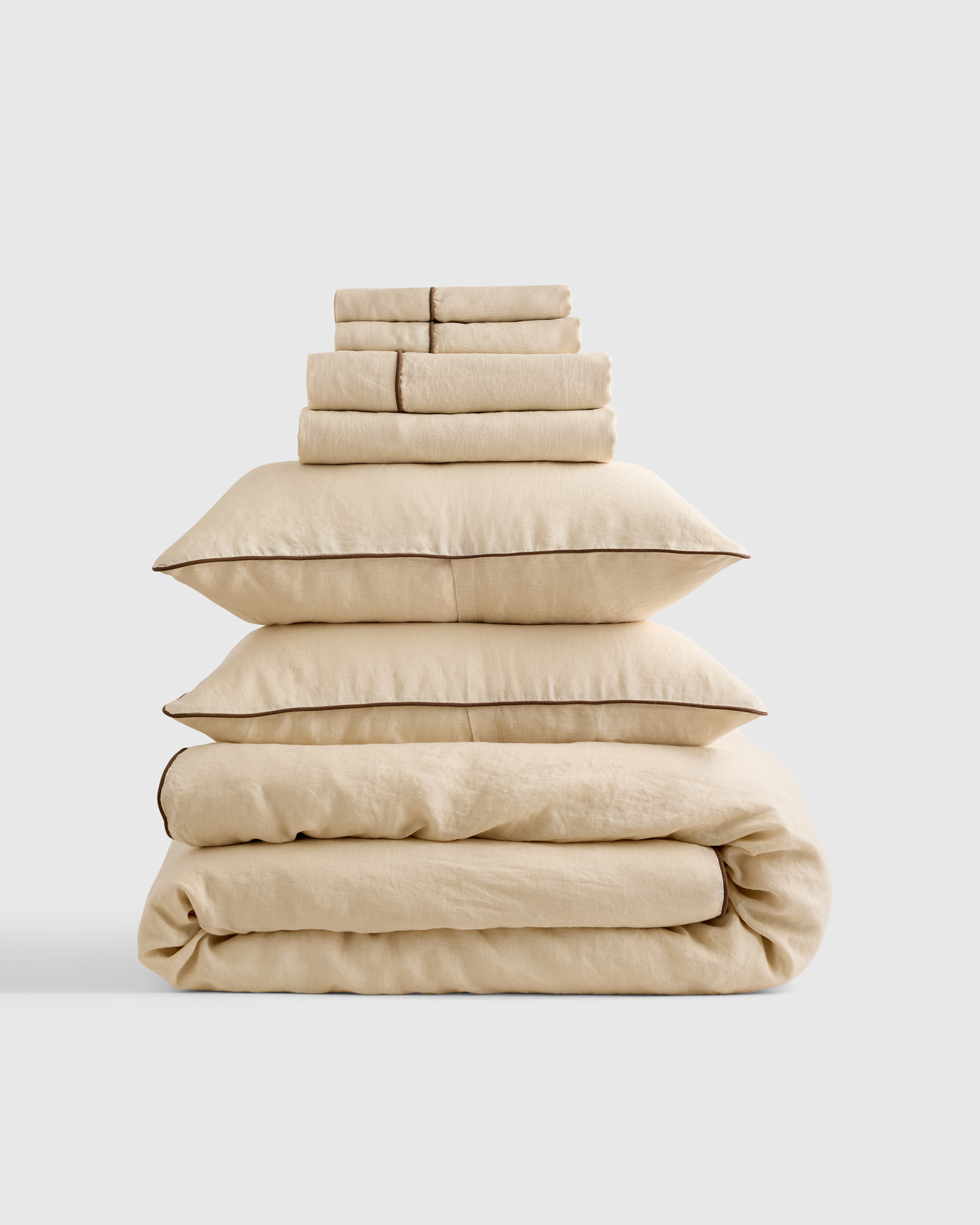 Quince | European Linen Piped Deluxe Bedding Bundle in Oat/Espresso, Size Queen | Quince