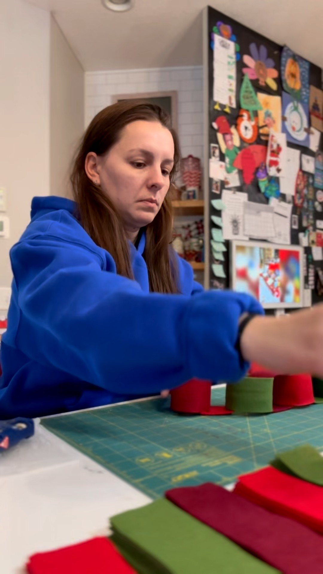 DIY holiday felt garland 