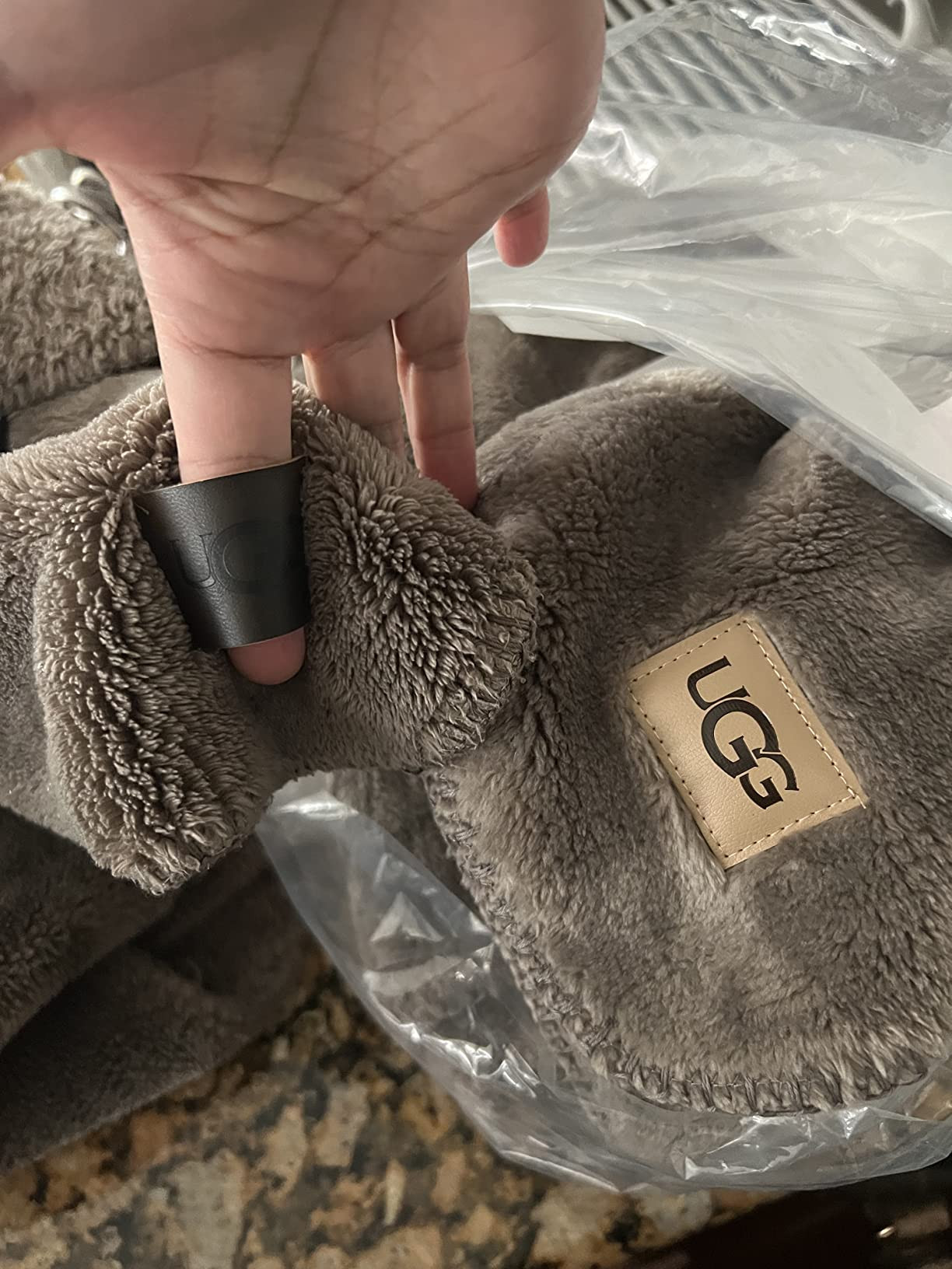 UGG 18964 Whitecap Plush Flannel Oversized Reversible Fleece Throw Blanket Comfortable Lightweigh... | Amazon (US)