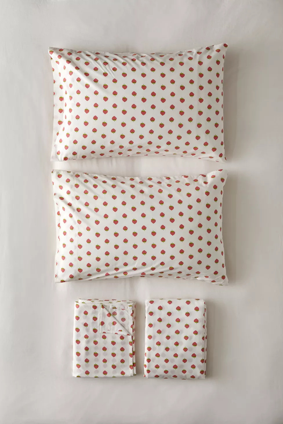 Strawberry Icon Sheet Set | Urban Outfitters (US and RoW)