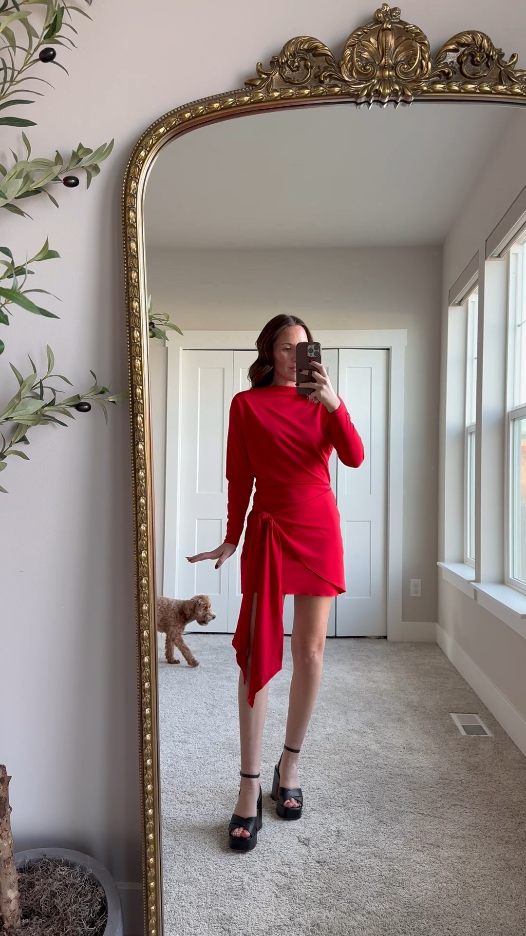 The comfiest little red dress!! Wear the top off the shoulder or on. It’s incredibly flattering and on sale. Wearing a xs

Red dress | mini dress | Abercrombie style | Abercrombie find | NYE | New Year’s Eve dress 

#LTKHoliday
