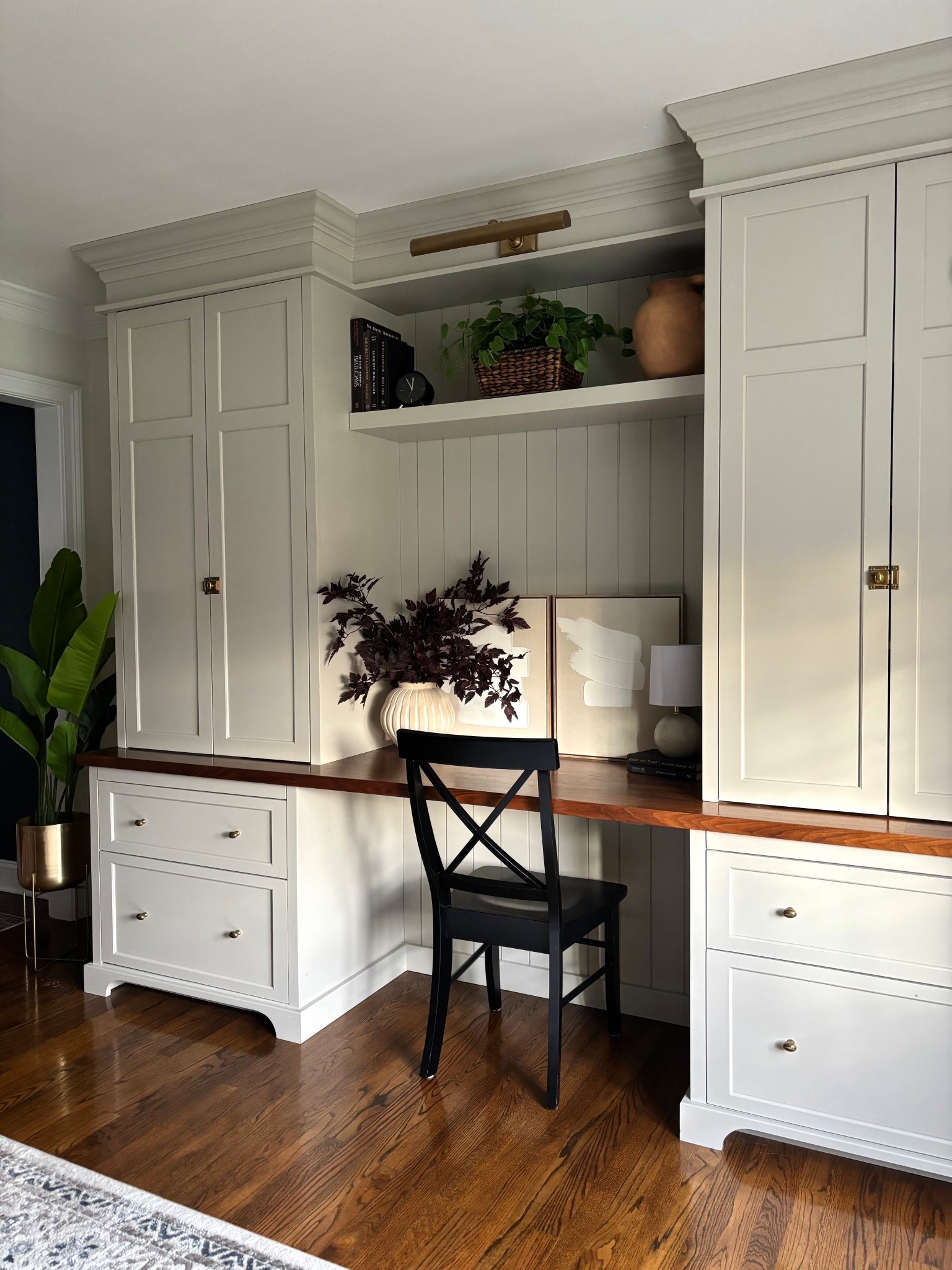 Neutral Home Office Decor 🤎

featuring my new Artificial 4’ Birds of Paradise Plant from Amazon that’s ON SALE right now! 🪴

✨ Get TWO 4 FT tropical plants for UNDER $45! 😵 
      👉🏻 Keep one for yourself & Gift the other to someone special this holiday season!

And if you’re on the hunt for a desk chair, I linked some really beautiful affordable office chairs too! 🪑


💁🏼‍♀️ Comment HOME below to receive a DM with the link to shop budget-friendly home office decor on my LTK ⬇ 

.
.
#homeofficeideas #moodyoffice #neutraloffice #budgethomestyling #homeofficeinspo 

#LTKSaleAlert #LTKGiftGuide #LTKHome