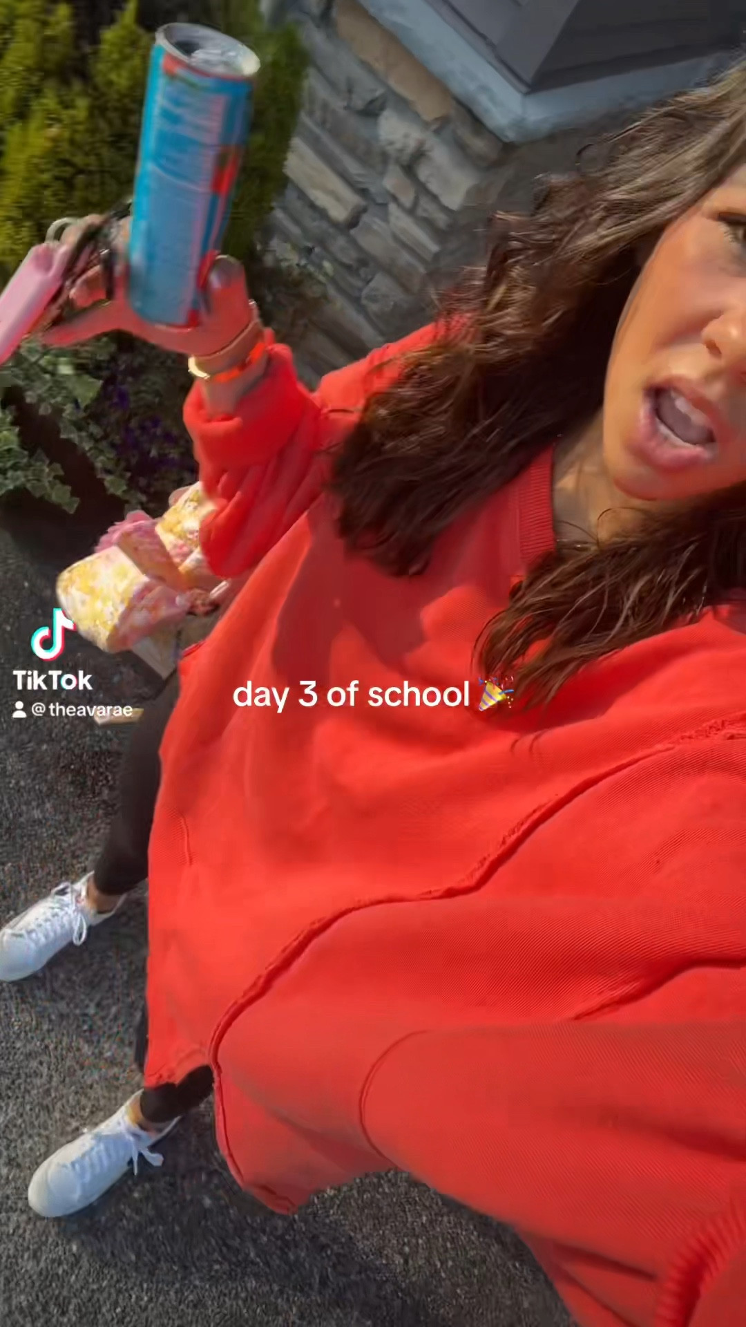 basic casual but cute school fit! *seen on tiktok*
top: small
leggings: 2