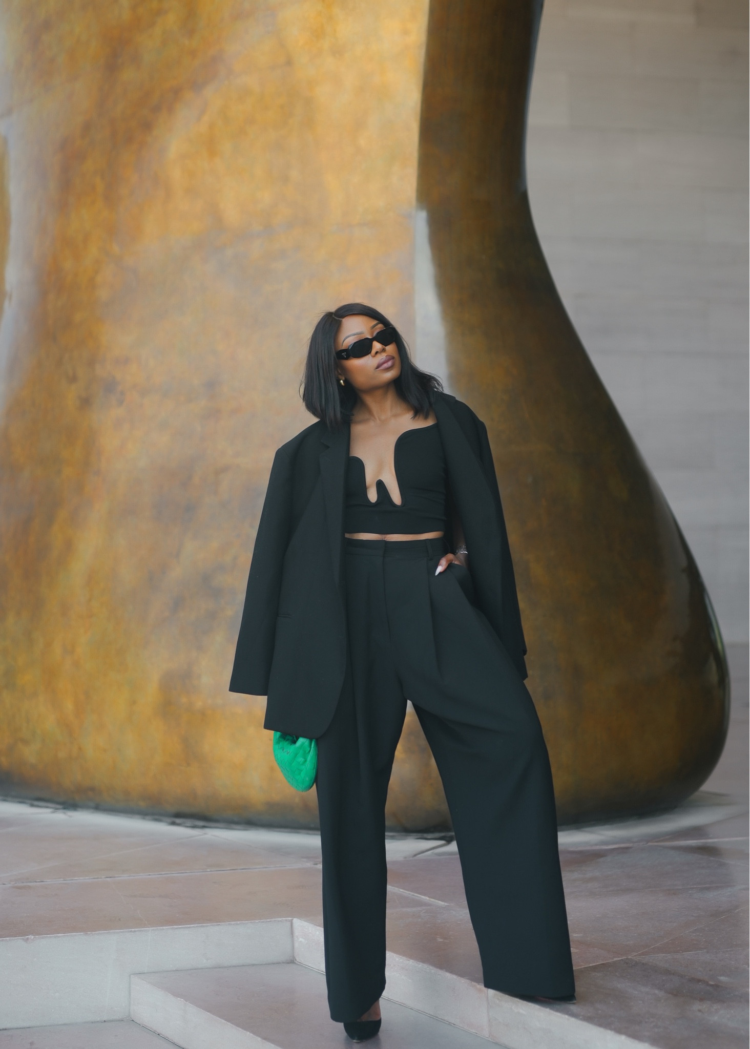 The simplicity yet bold statement with all black. Wearing all black outfit. This will make a great date night or holiday party with friends

#holidayparty
#falloutfit
#datenight

#LTKU #LTKHoliday #LTKparties