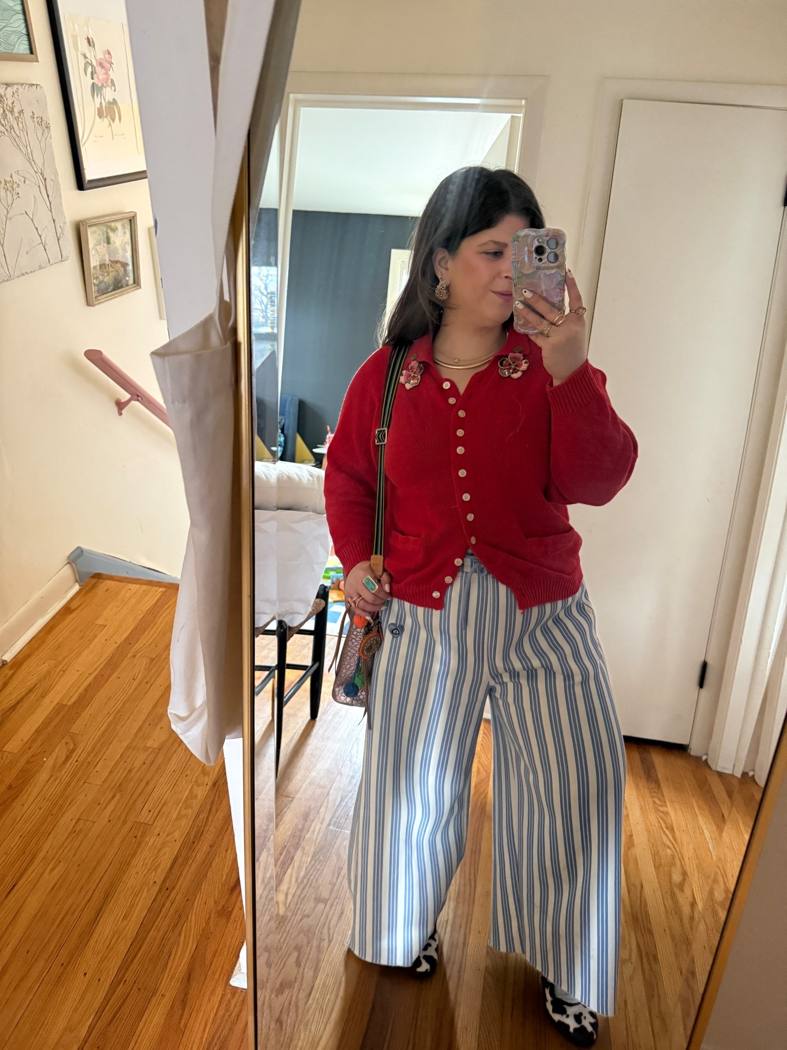 Chaperoning my daughter’s field trip outfit. Wide leg pants and a cardigan 

#LTKootd #LTKmomlife #LTKPetite