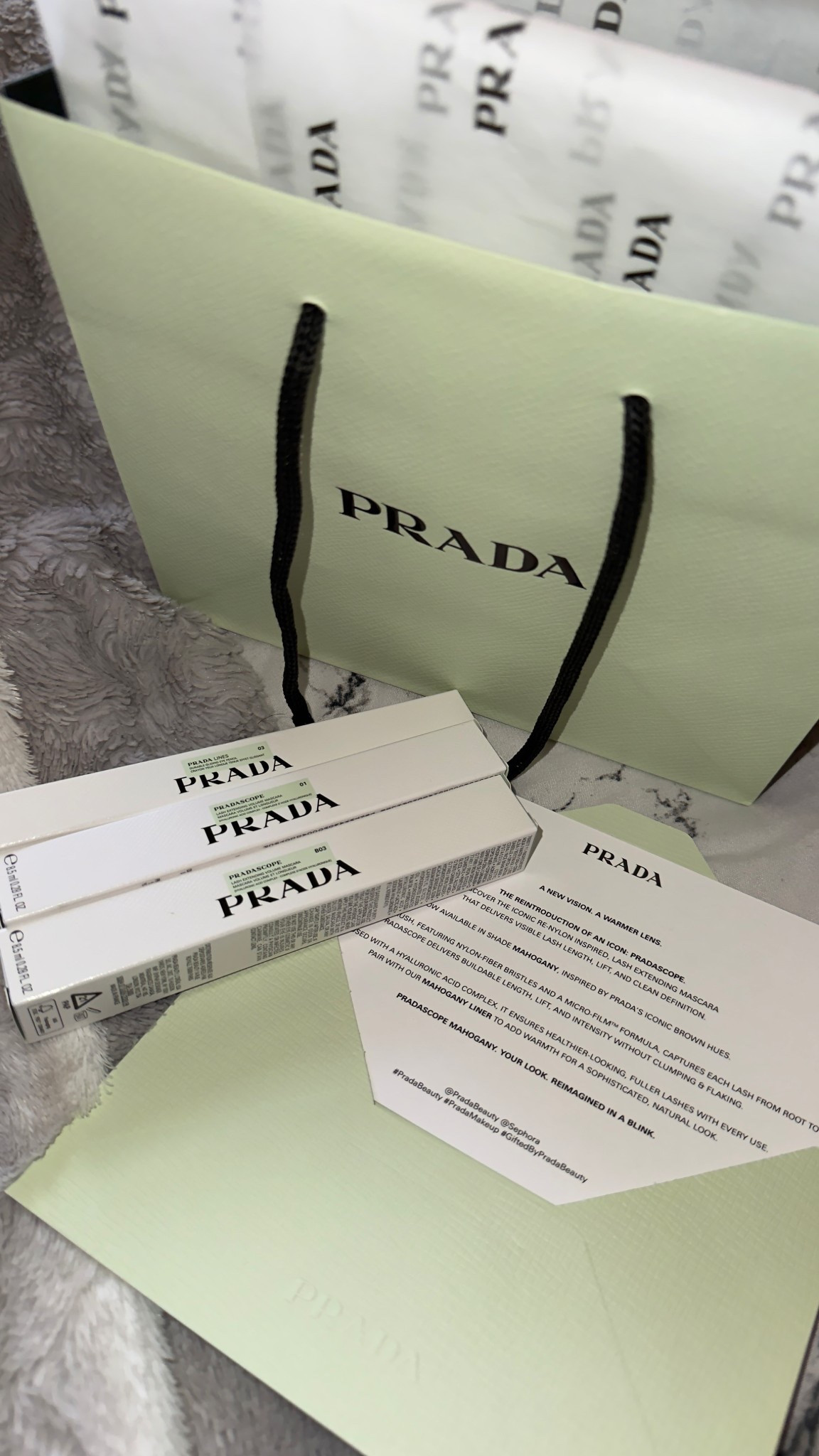 A little surprise from Prada Beauty 💚

The iconic Pradascope mascara has been reintroduced in Mahogany — a warmer brown tone inspired by Prada’s signature hues. I love the idea of softer, richer lashes instead of classic black… it feels effortless and very chic.

Can’t wait to try this and see how it looks with my dark autumn color palette.

#PradaBeauty #PradaMakeup #LuxuryBeauty #DarkAutumnPalette #BeautyUnboxing