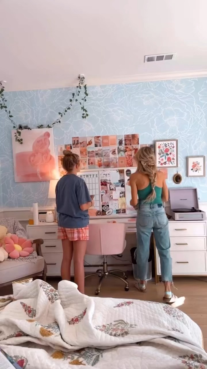 ✨ Magic lives in bedtime routines — it’s where connection is built, stories are shared, and little hearts feel safe. 💤💖 

#BedtimeMagic #FamilyMoments #LTKHome #CozyEvenings #MomLife 

 #LTKU #LTKKids #LTKFamily